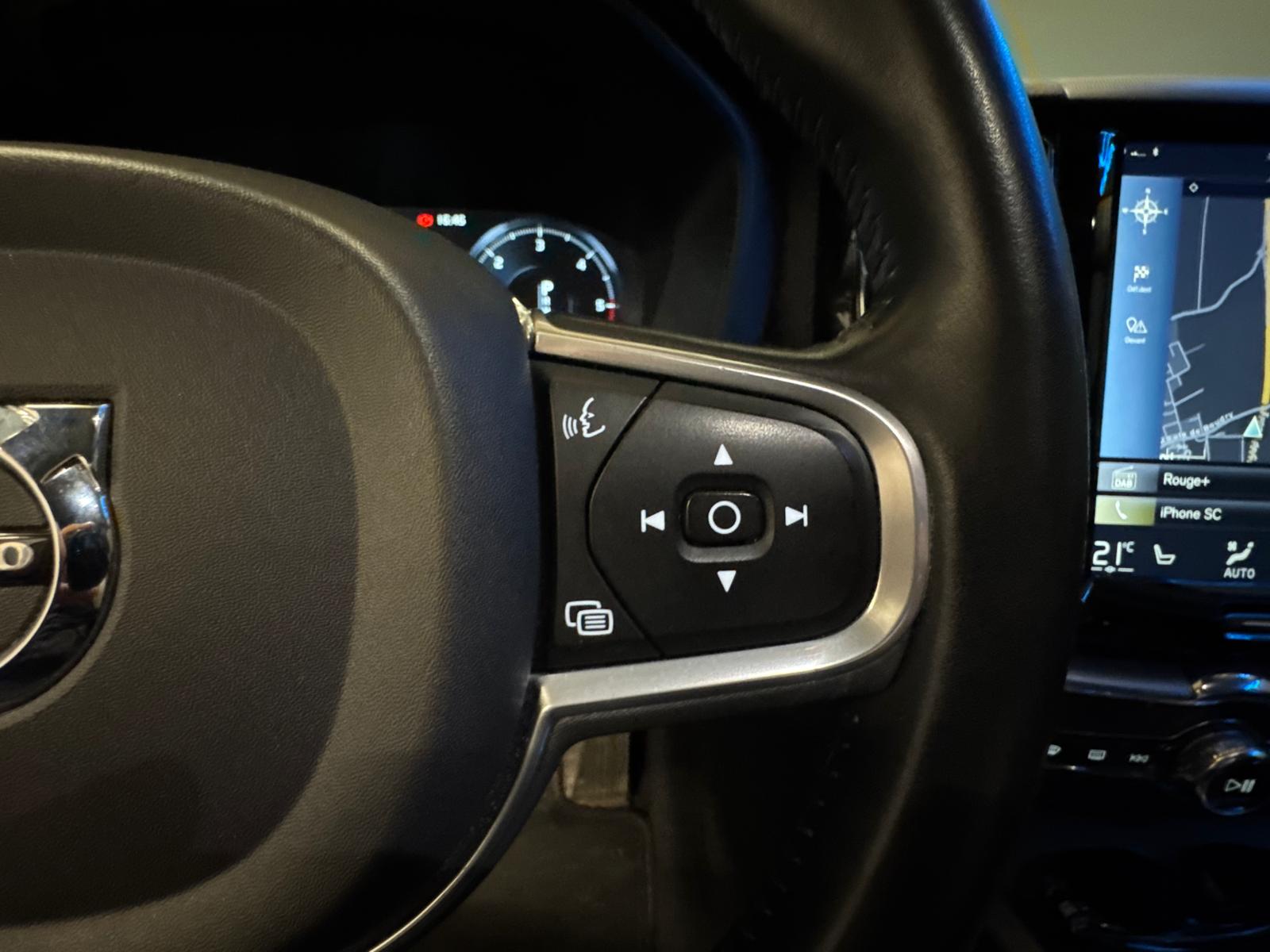 VOLVO XC60 D4 AWD Momentum Geartronic-image-15