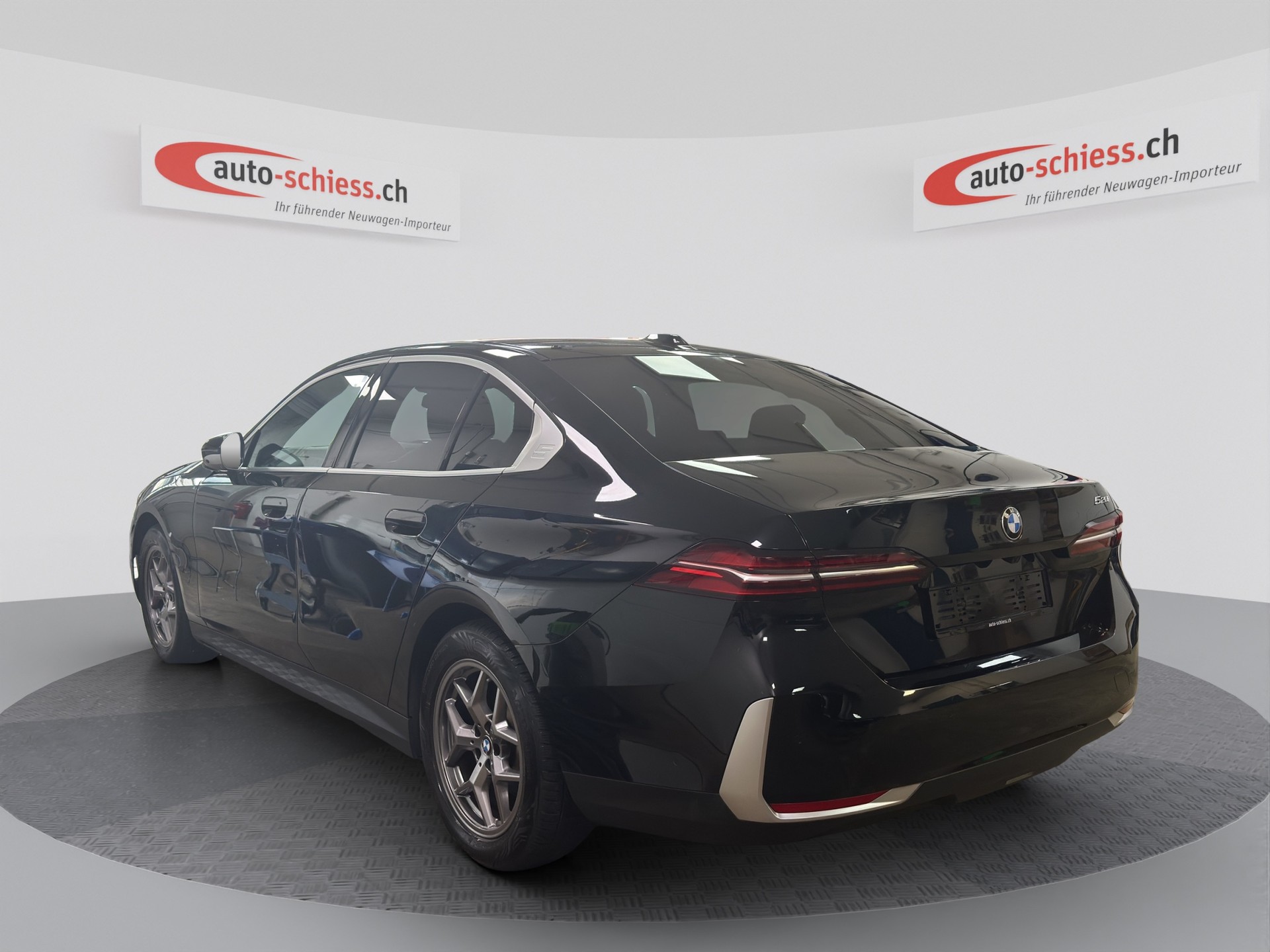BMW 520i Steptronic-image-2