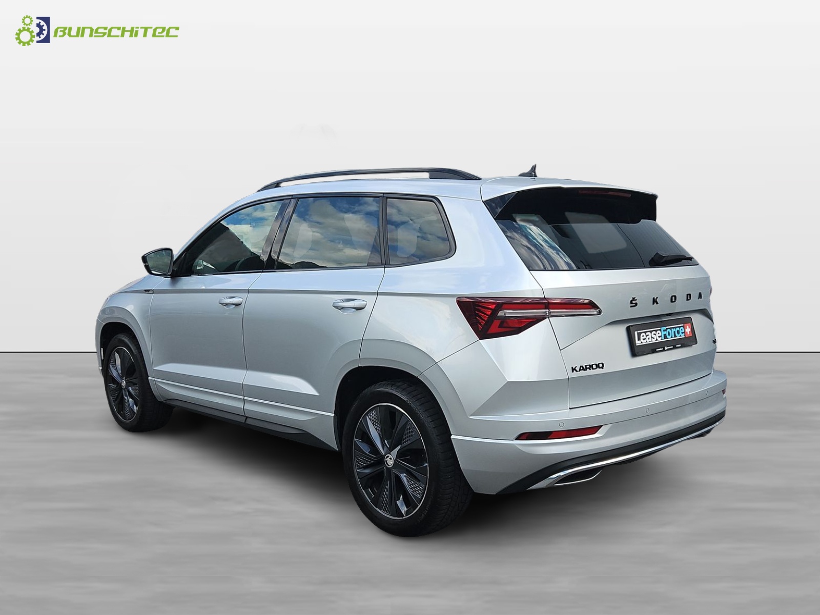 SKODA Karoq 2.0 TDI SportLine 4x4 DSG-image-2