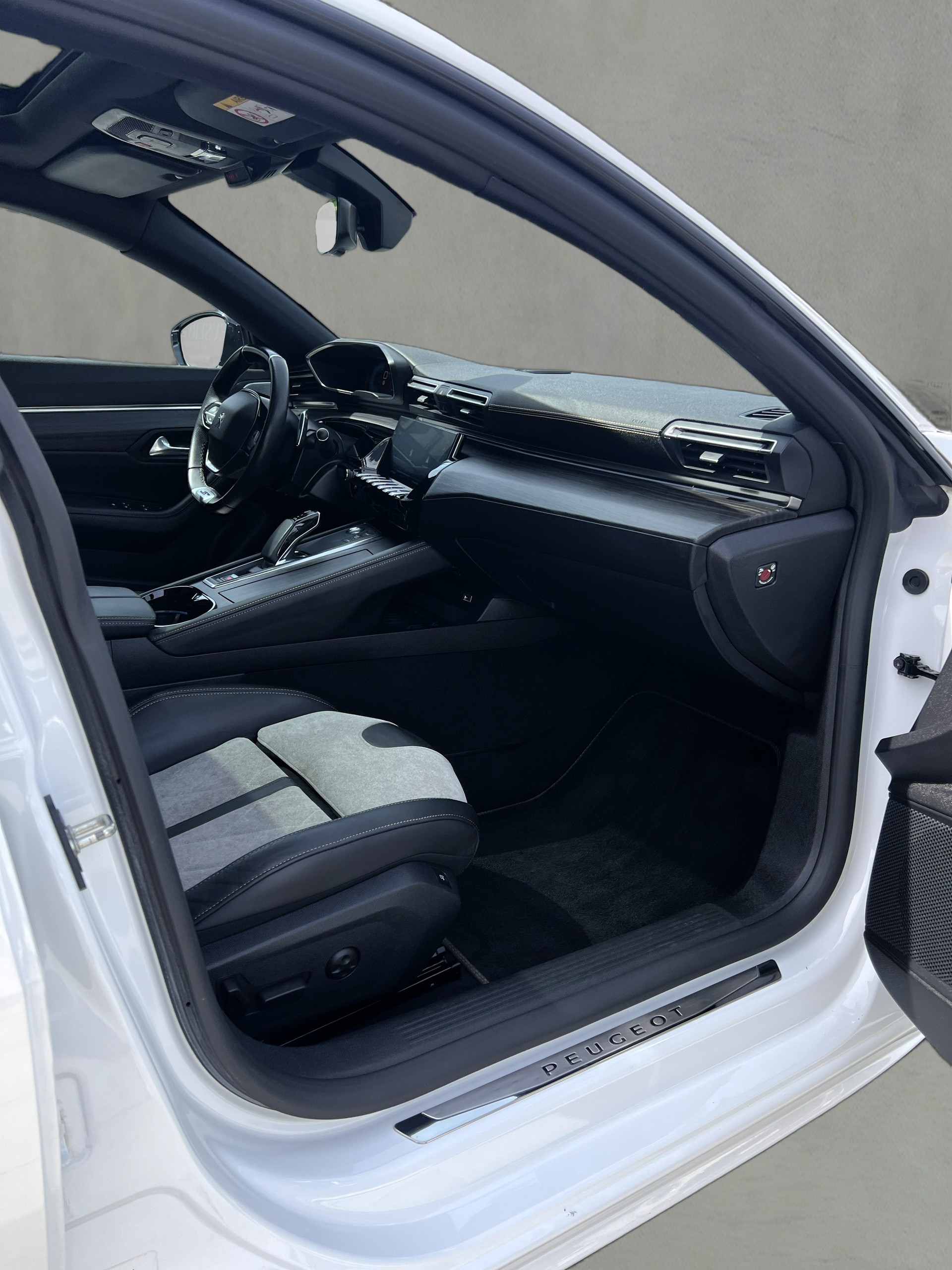 PEUGEOT 508 SW 1.6 PHEV GT EAT8-image-11