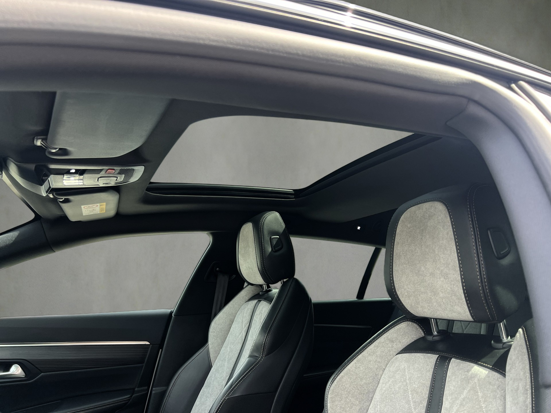 PEUGEOT 508 SW 1.6 PHEV GT EAT8-image-16