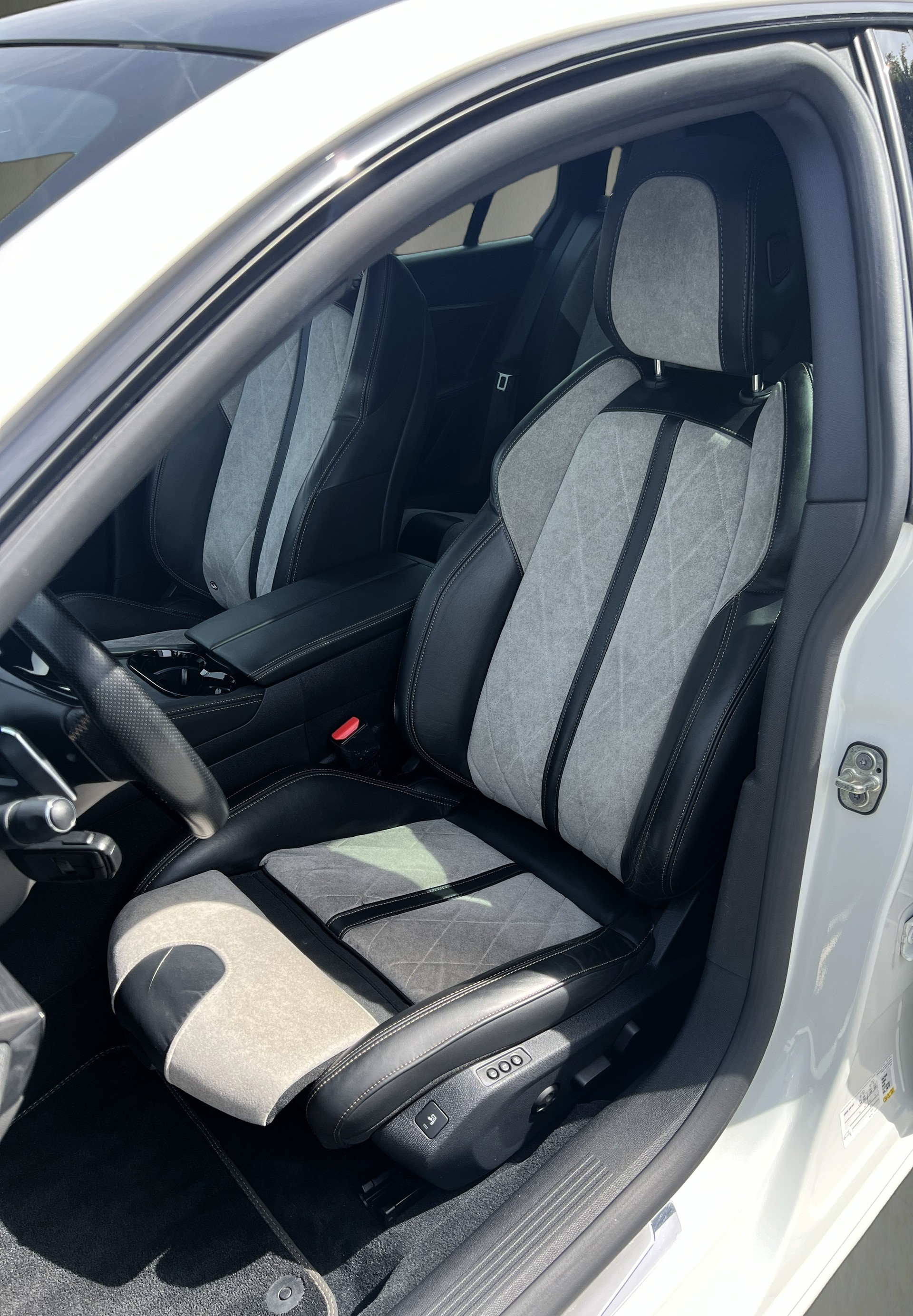 PEUGEOT 508 SW 1.6 PHEV GT EAT8-image-13