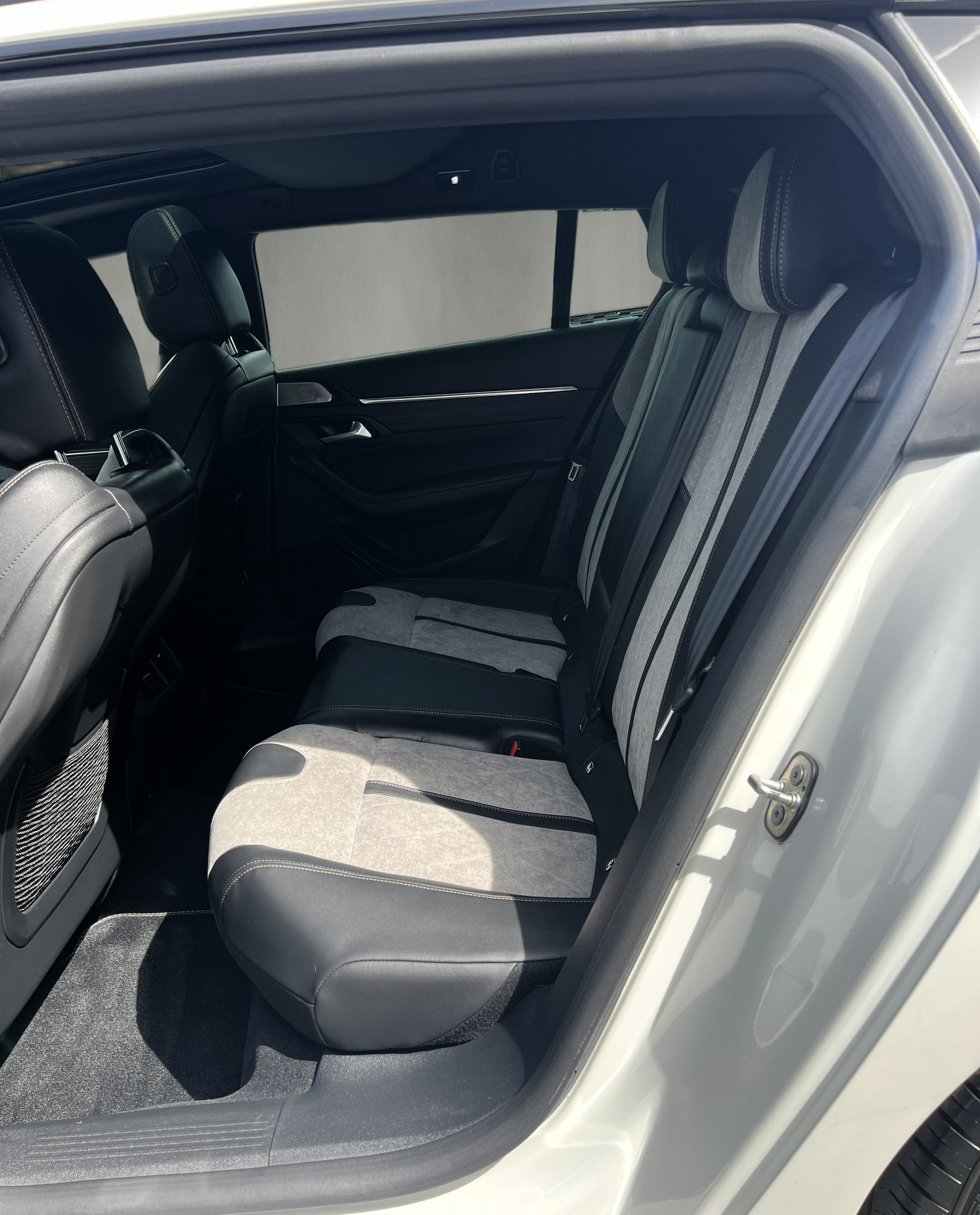 PEUGEOT 508 SW 1.6 PHEV GT EAT8-image-10