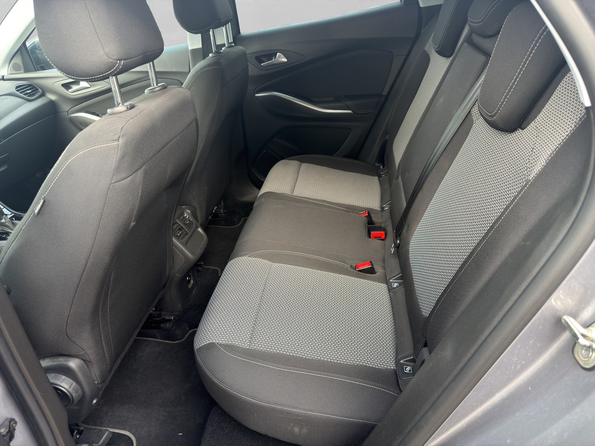OPEL Grandland X 1.2i TP Enjoy Automatik-image-13