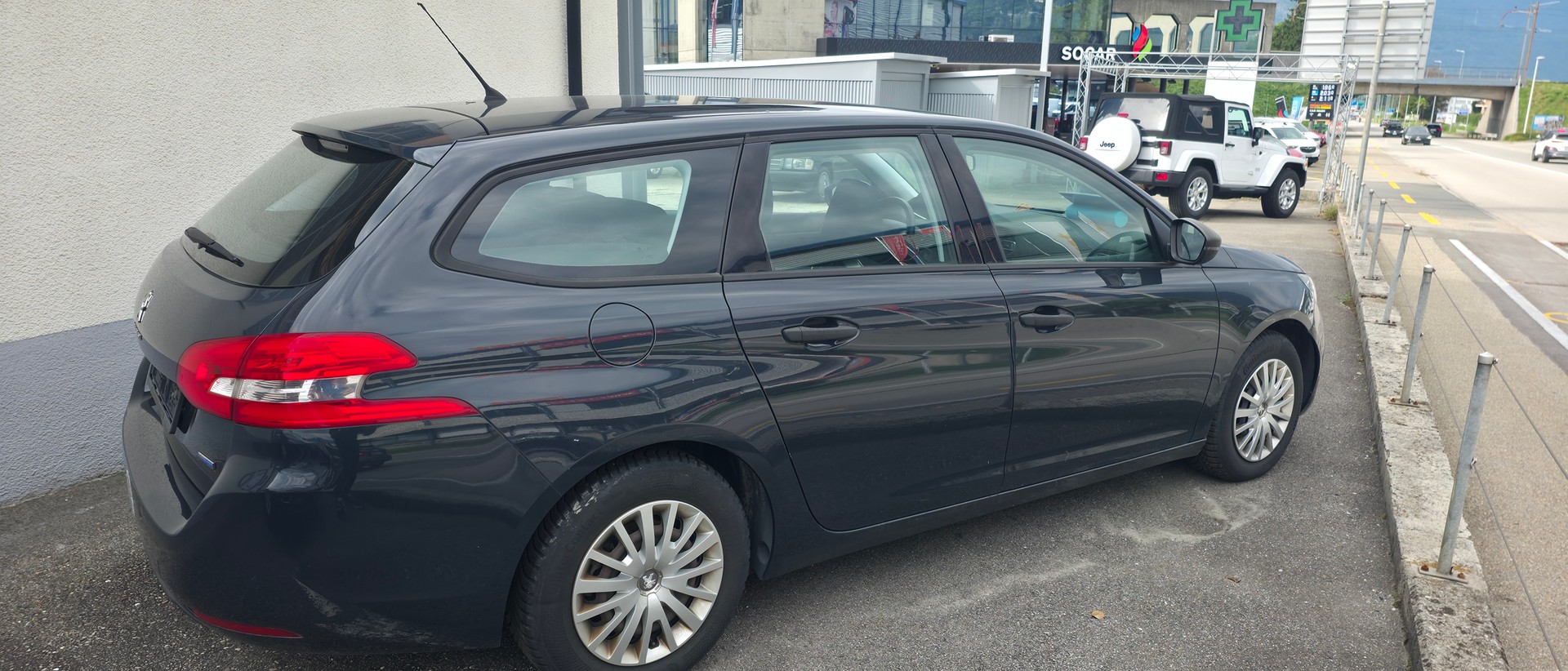 PEUGEOT 308 SW 1.6 BlueHDI Active-image-2