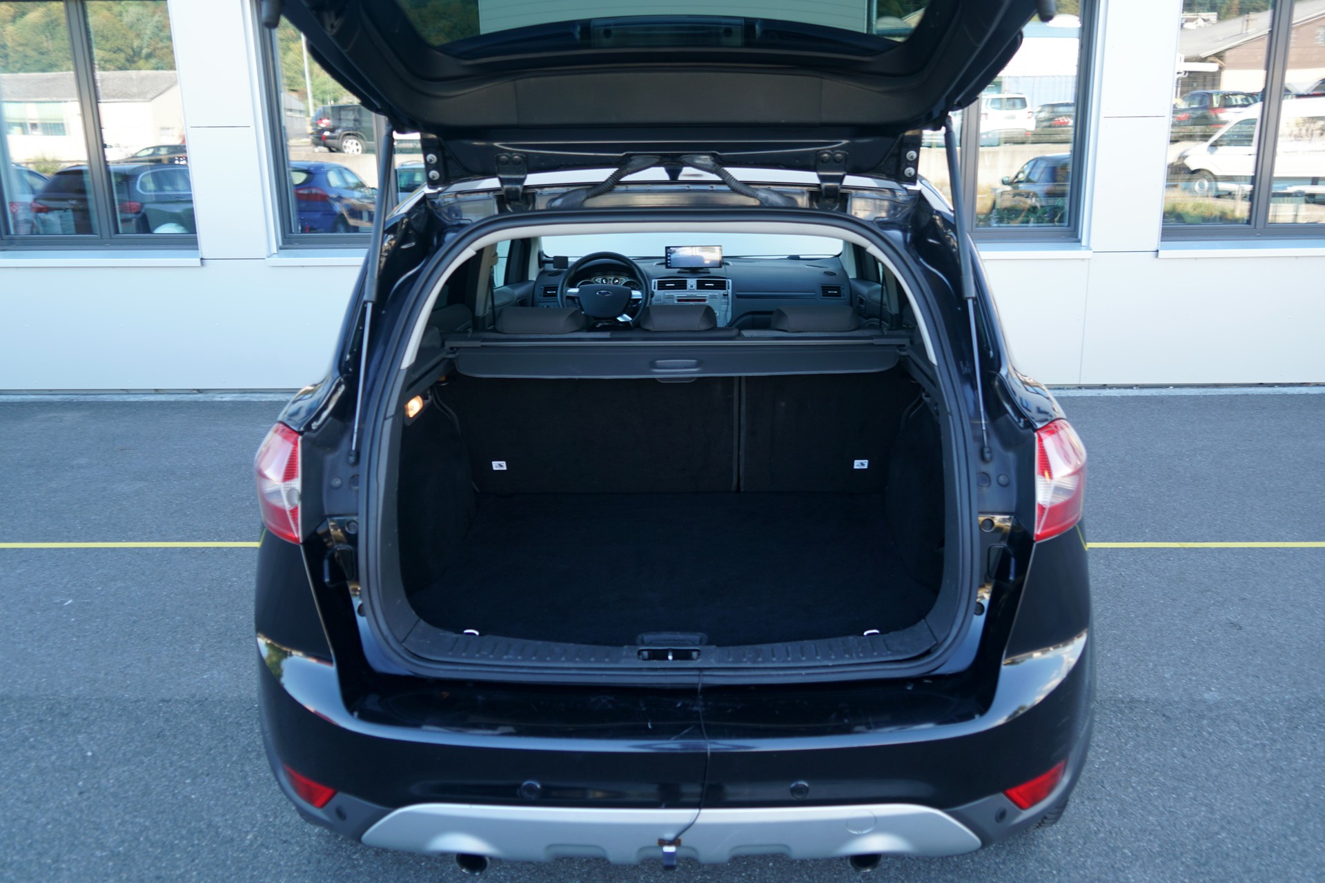 FORD Kuga 2.0 TDCi Carving 4WD PowerShift (CH)-image-11