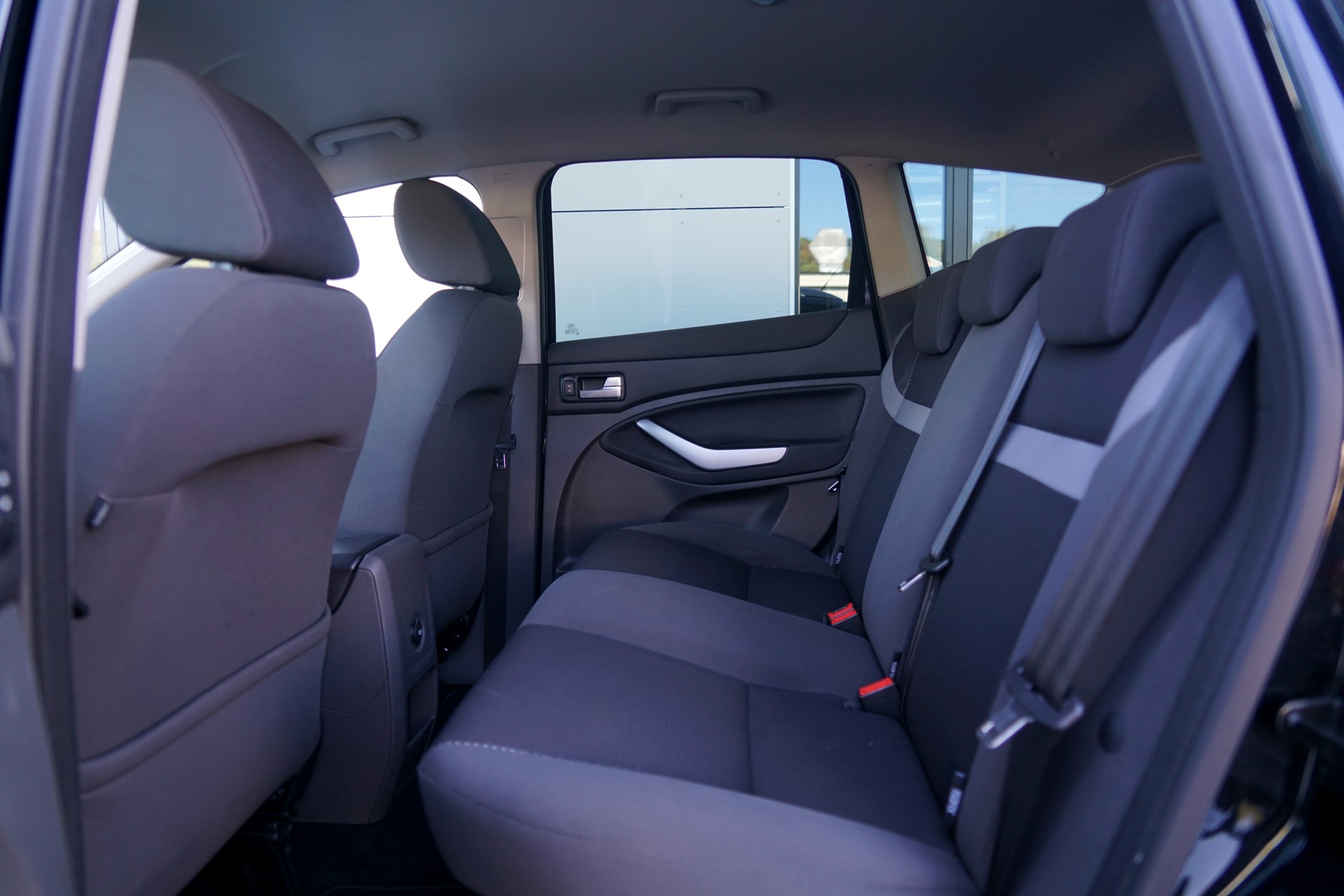 FORD Kuga 2.0 TDCi Carving 4WD PowerShift (CH)-image-4