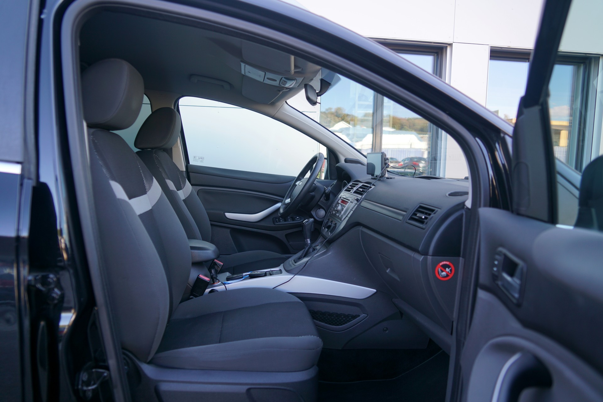 FORD Kuga 2.0 TDCi Carving 4WD PowerShift (CH)-image-13