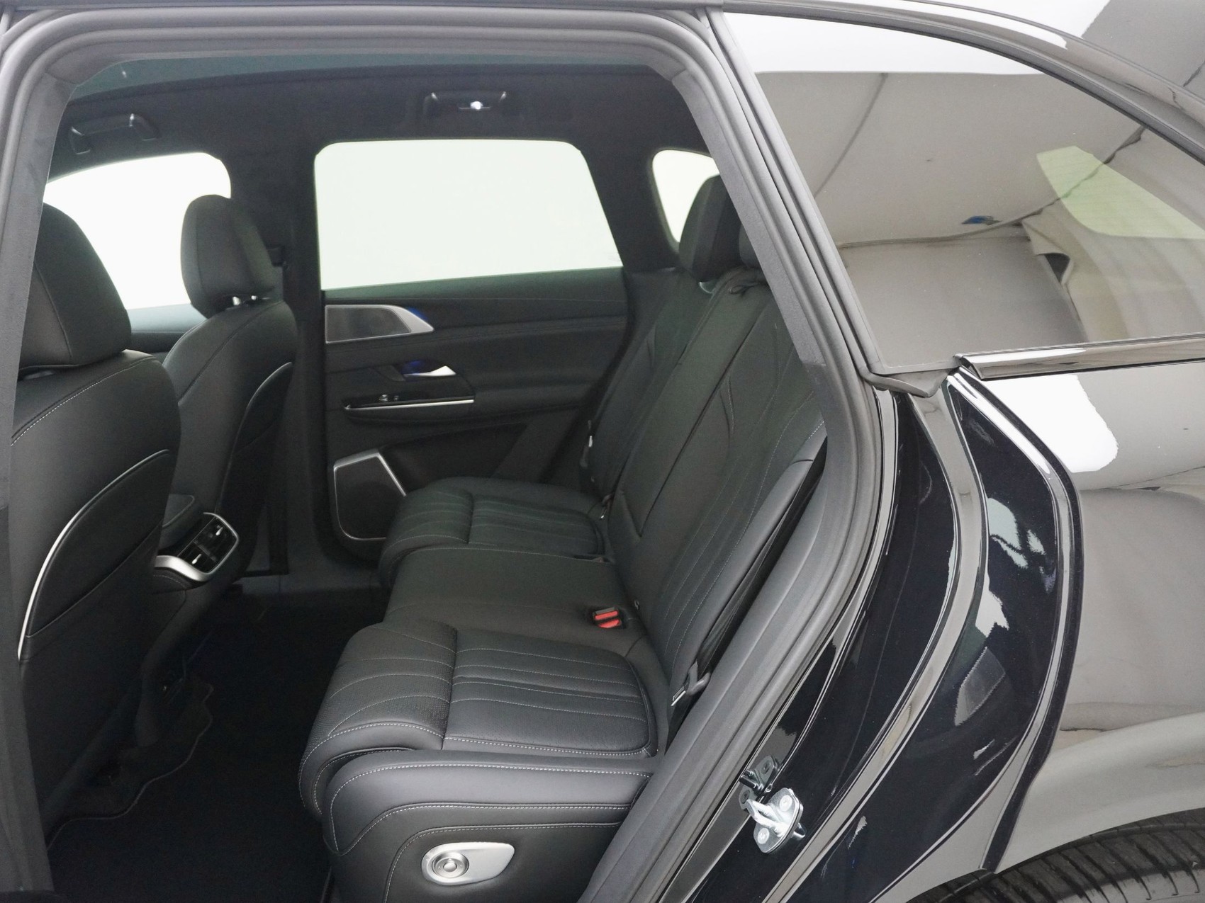 XPENG G9 Performance Black Edition AWD-image-15