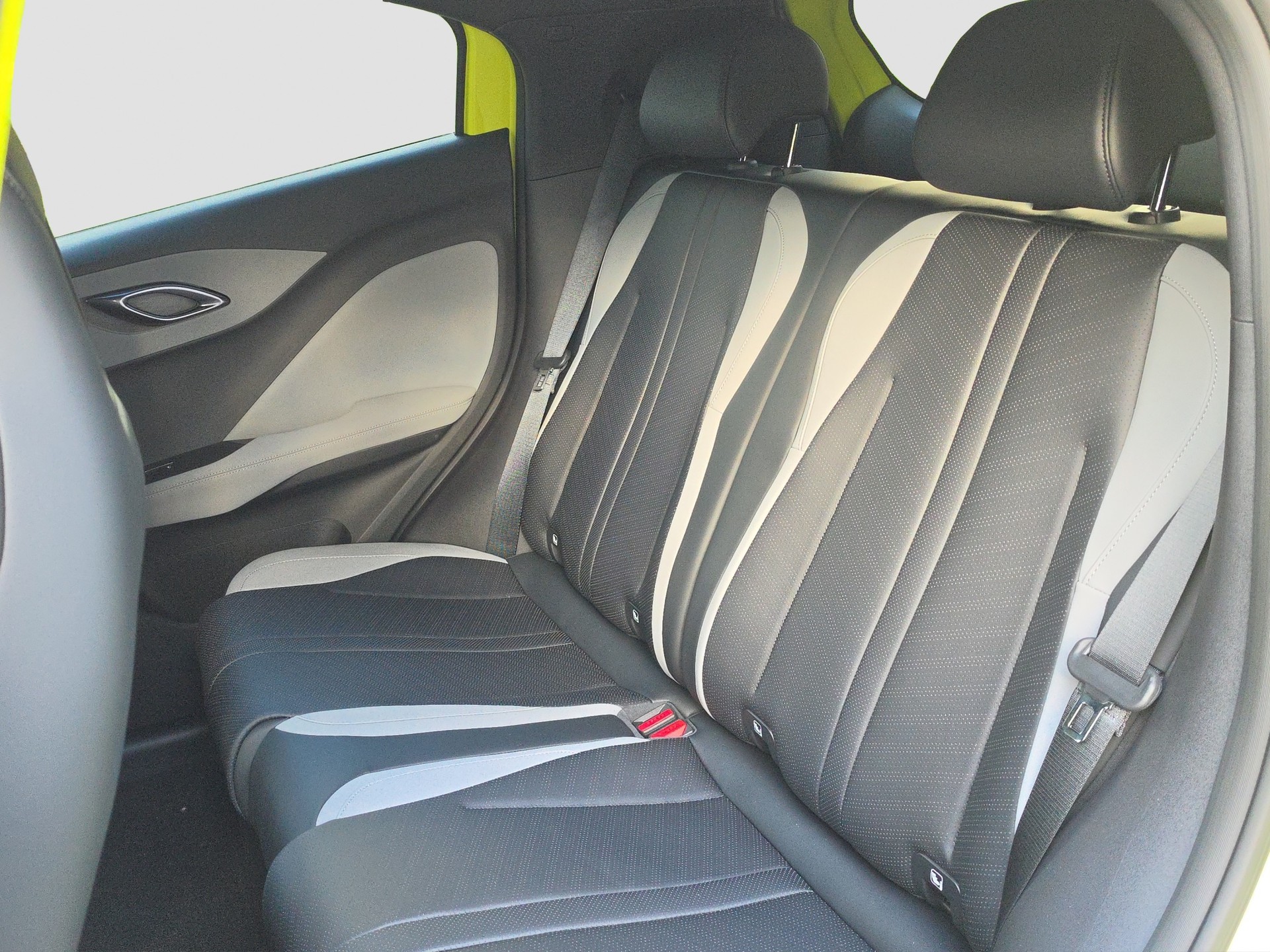BYD Dolphin Surf 43 kWh Comfort-image-12