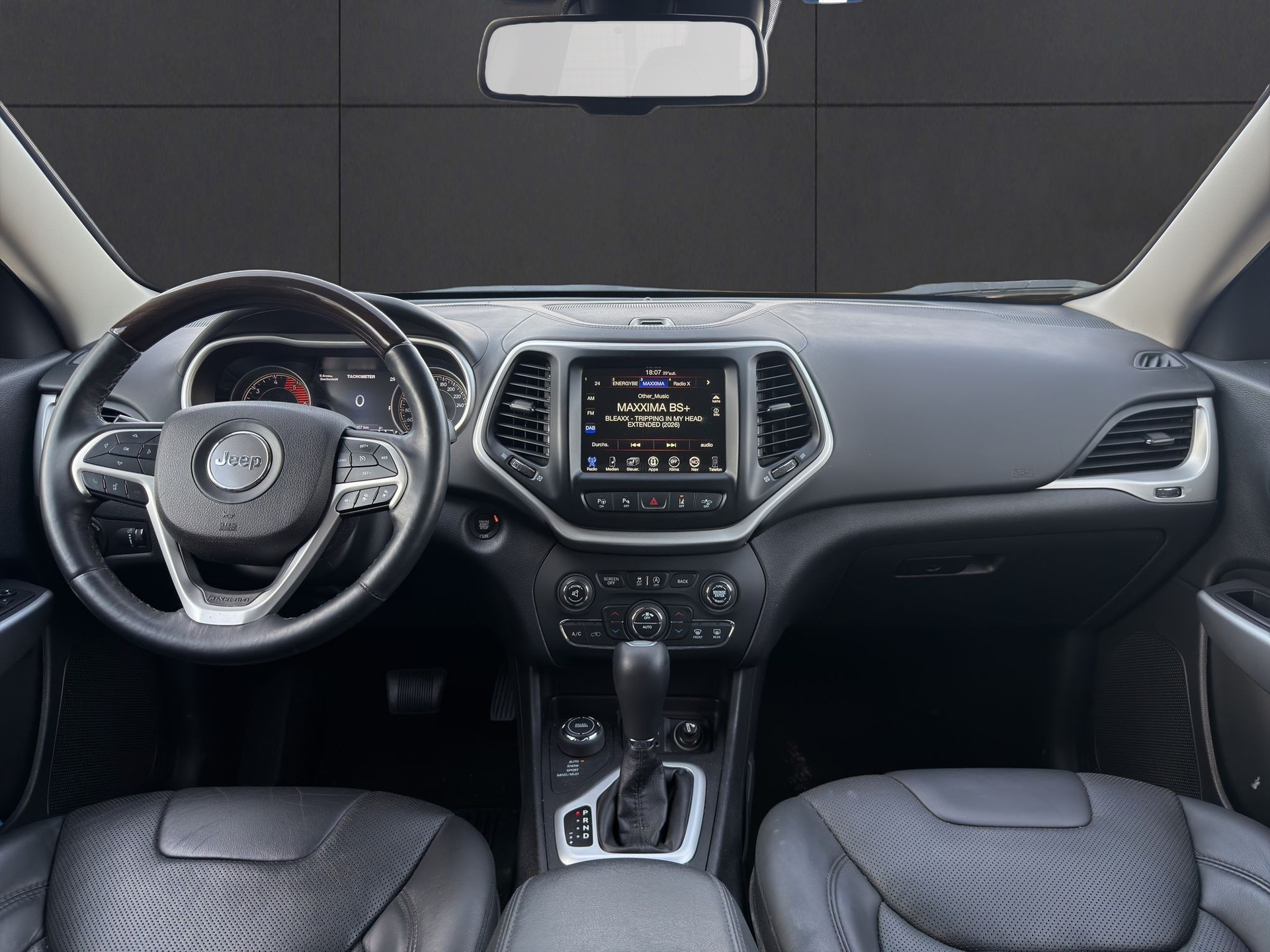 JEEP Cherokee 2.2TD Longitude AWD 9ATX-image-9