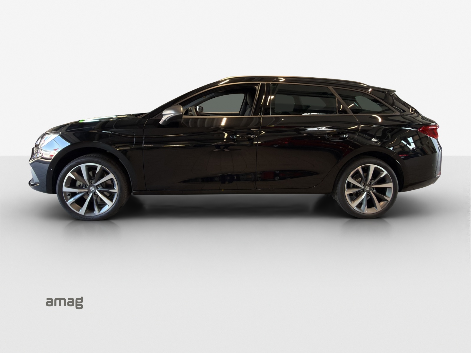 SEAT Leon ST 1.5 eHybrid pHEV DSG Move FR-image-1
