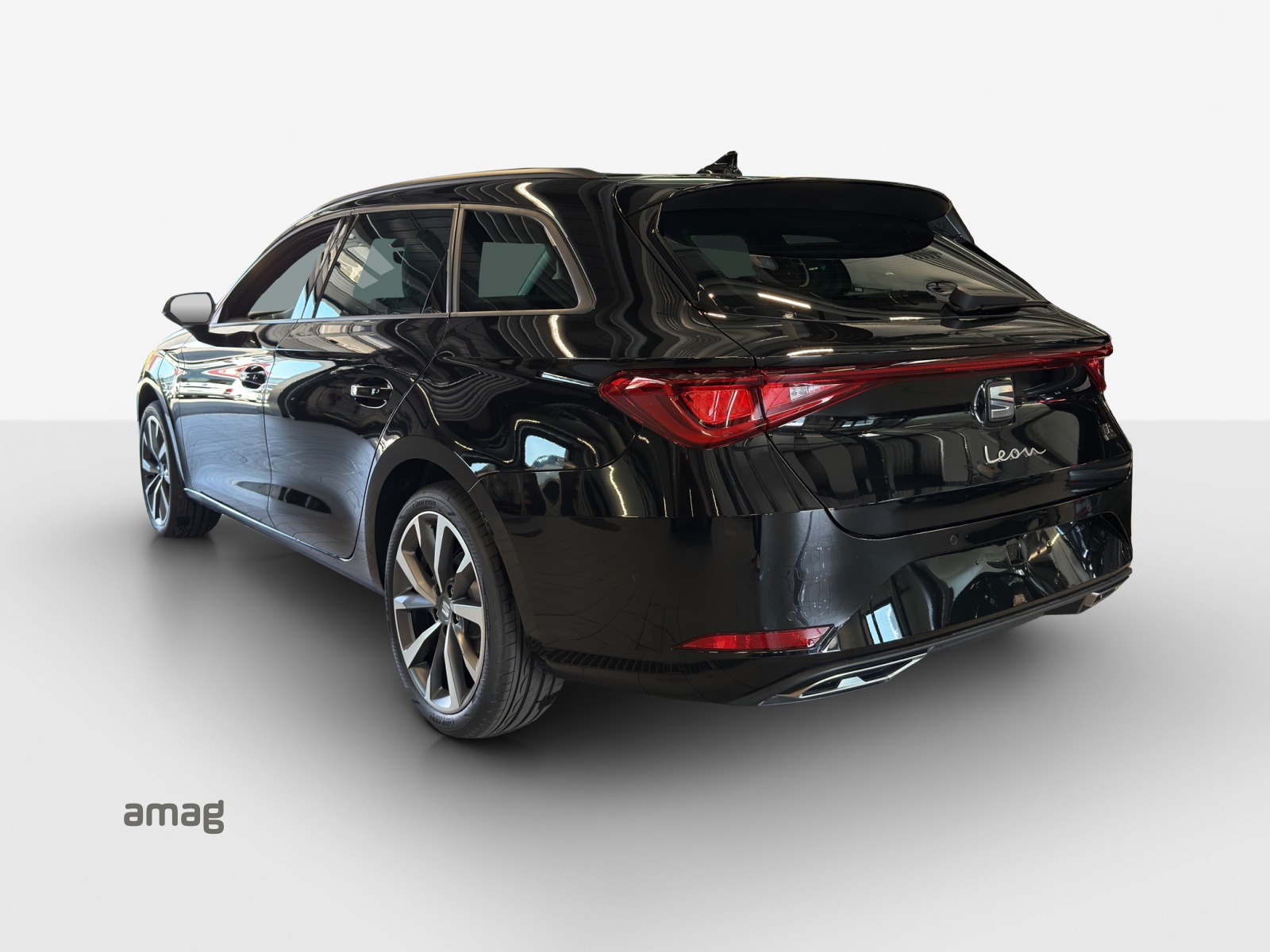 SEAT Leon ST 1.5 eHybrid pHEV DSG Move FR-image-2