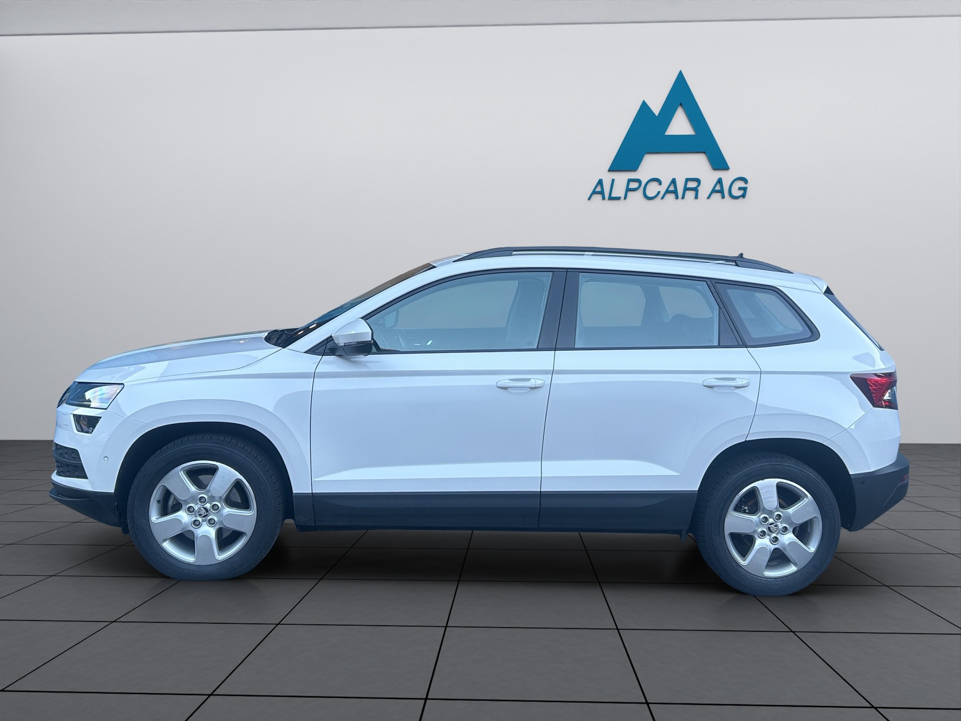 SKODA Karoq 2.0 TDI CR Style 4x4 DSG-image-3