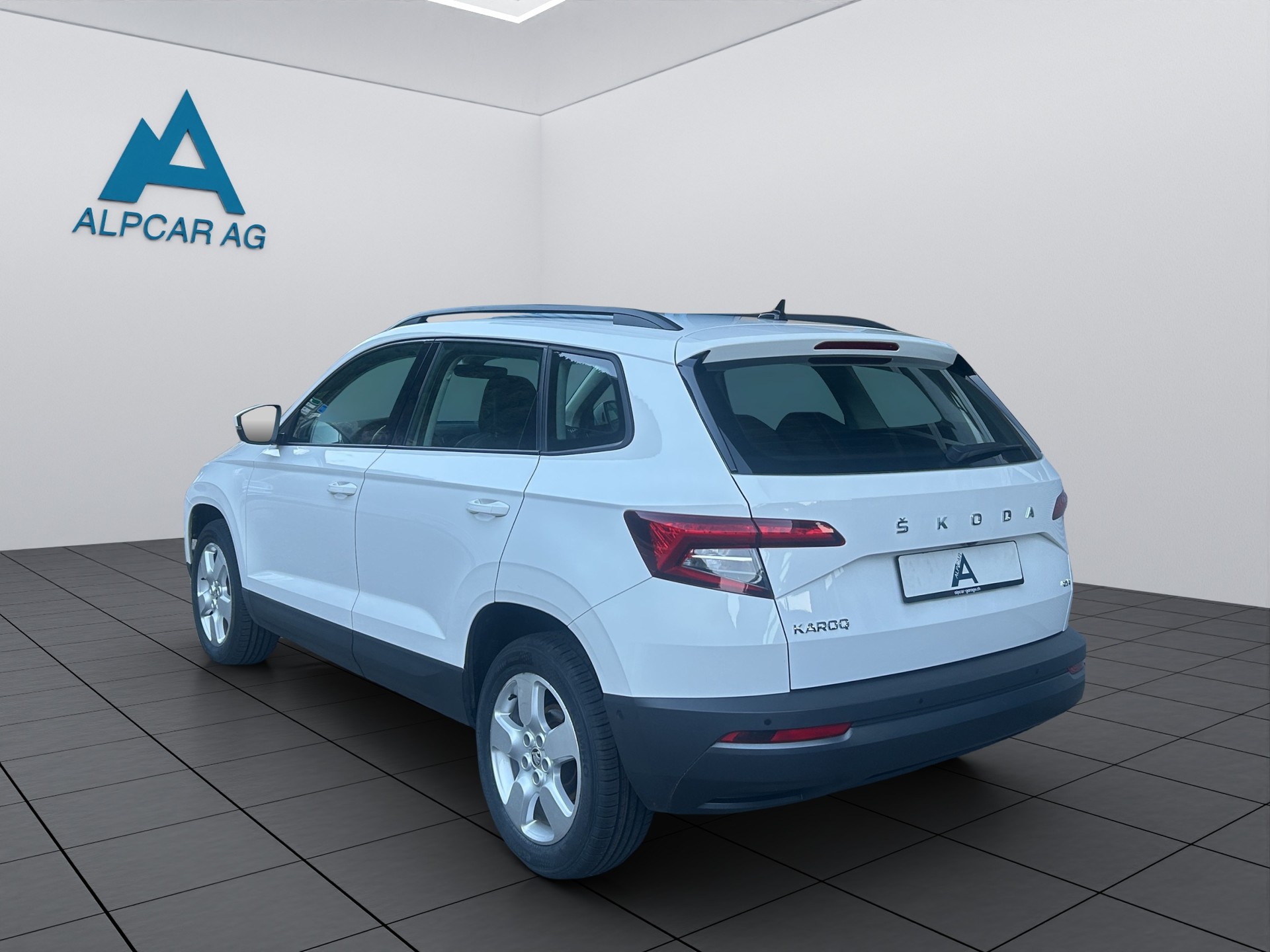 SKODA Karoq 2.0 TDI CR Style 4x4 DSG-image-4