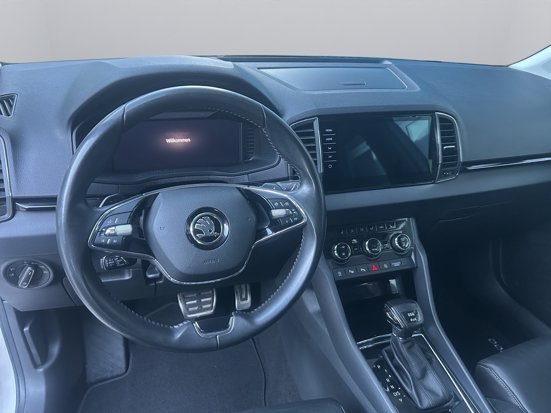 SKODA Karoq 2.0 TDI CR Style 4x4 DSG-image-10
