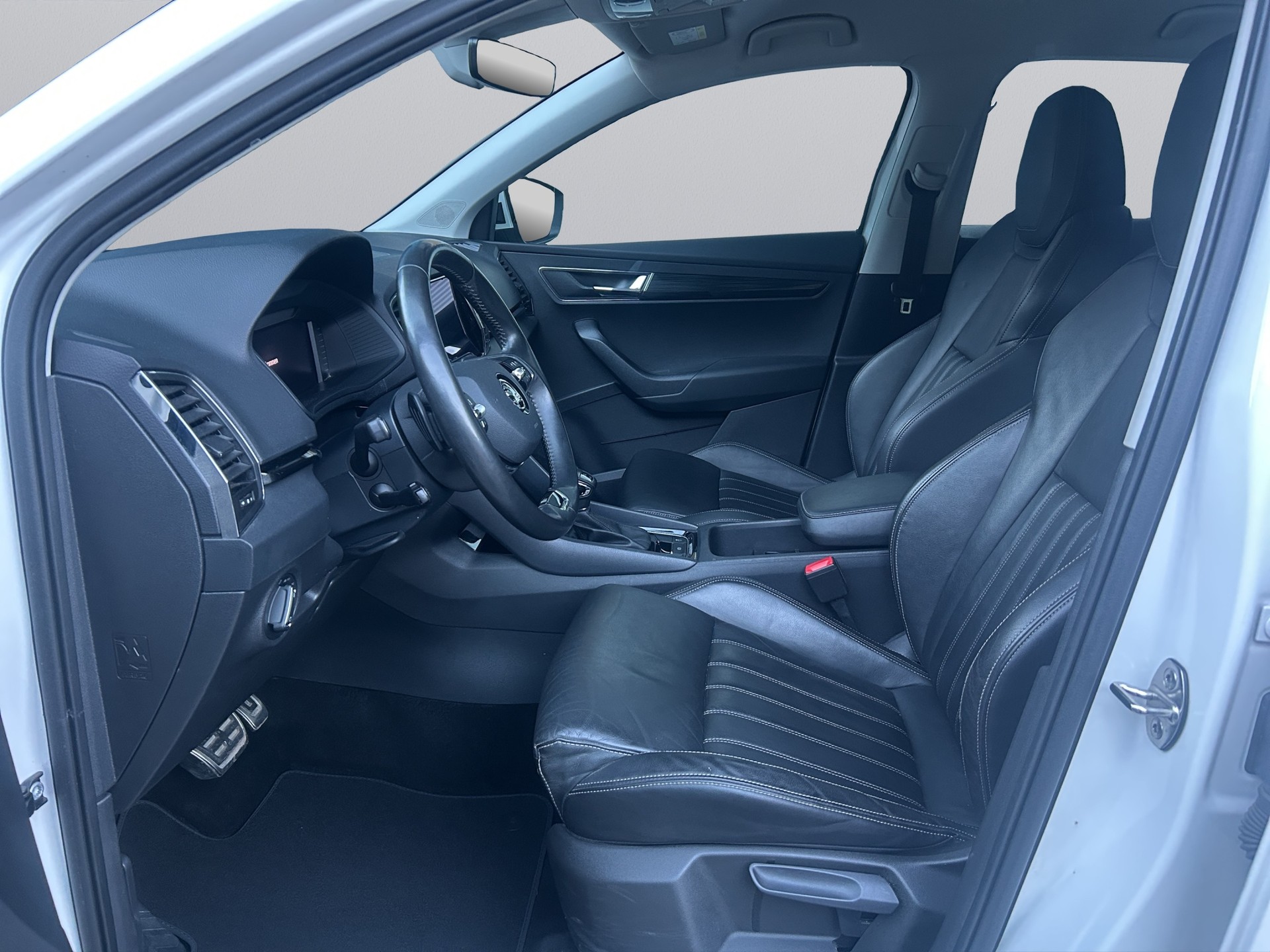 SKODA Karoq 2.0 TDI CR Style 4x4 DSG-image-9