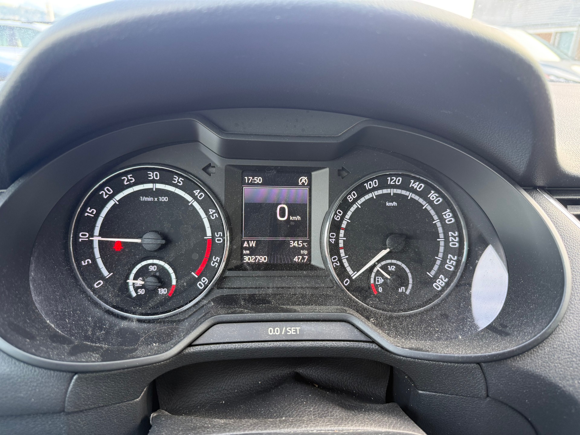 SKODA Octavia Combi 2.0 TDI RS 4x4 DSG-image-13