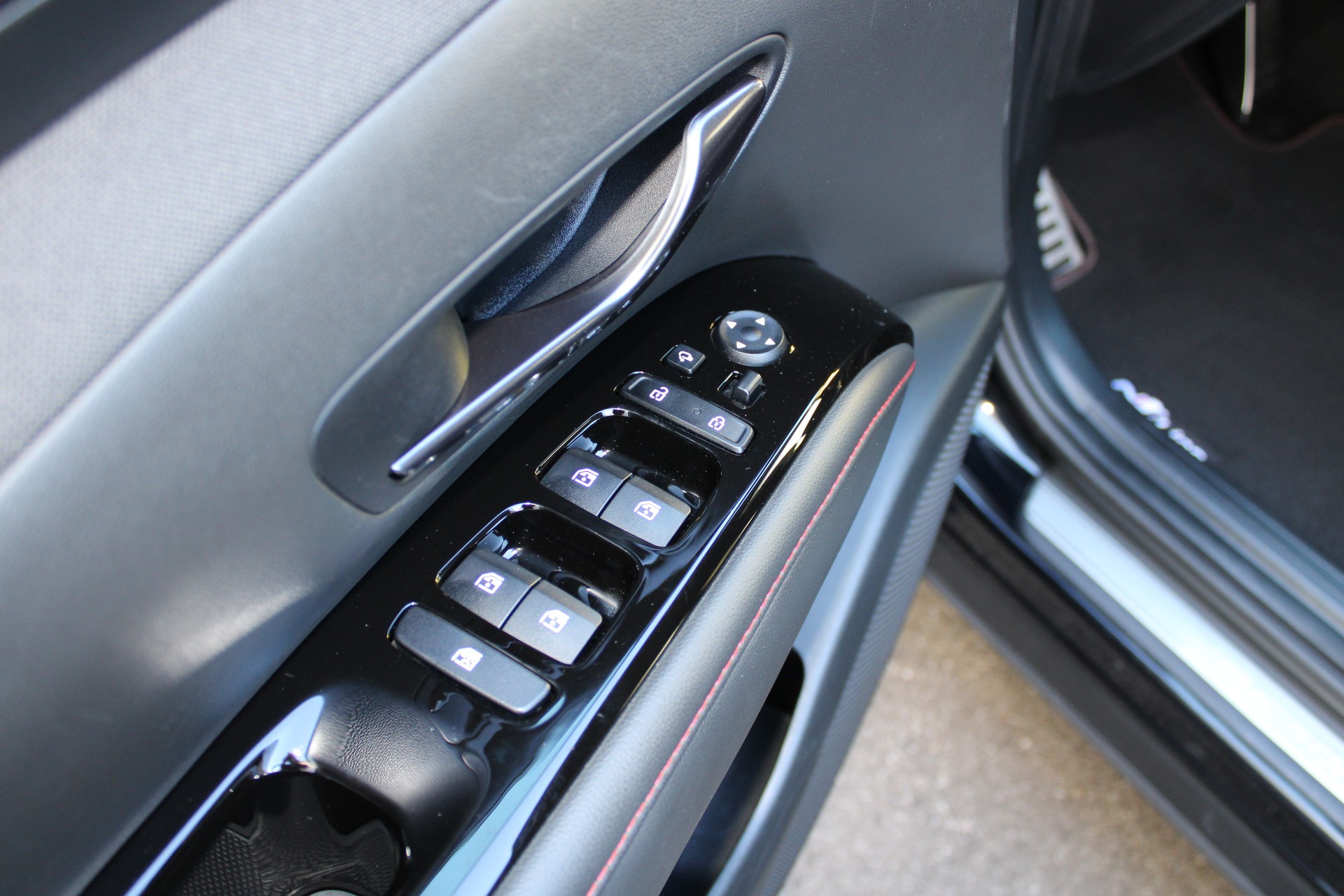 HYUNDAI Tucson 1.6 TGDI PHEV N Line 4WD-image-12