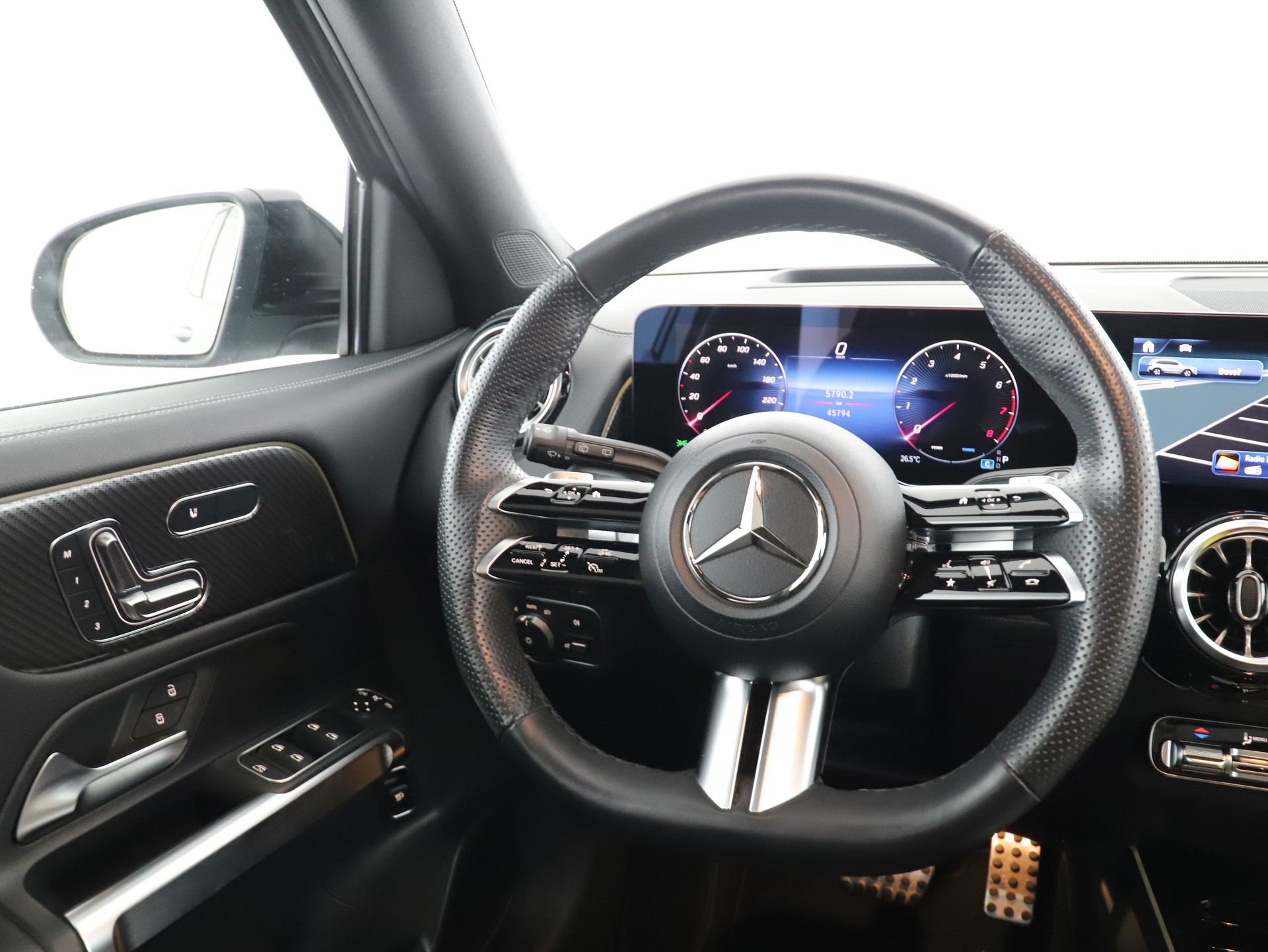 MERCEDES-BENZ GLB 250 4Matic 8G-Tronic-image-10