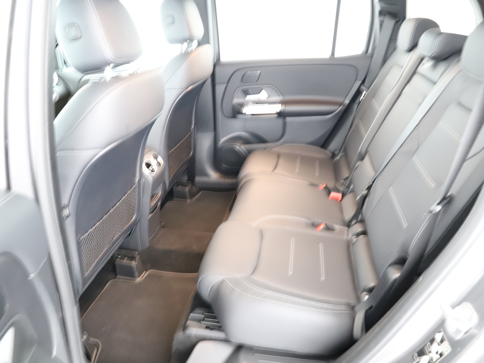 MERCEDES-BENZ GLB 250 4Matic 8G-Tronic-image-11