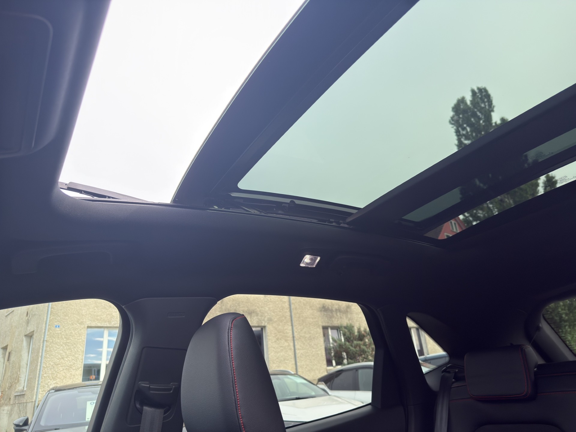 FORD Kuga 2.5 Hybrid ST-Line X 4x4-image-12