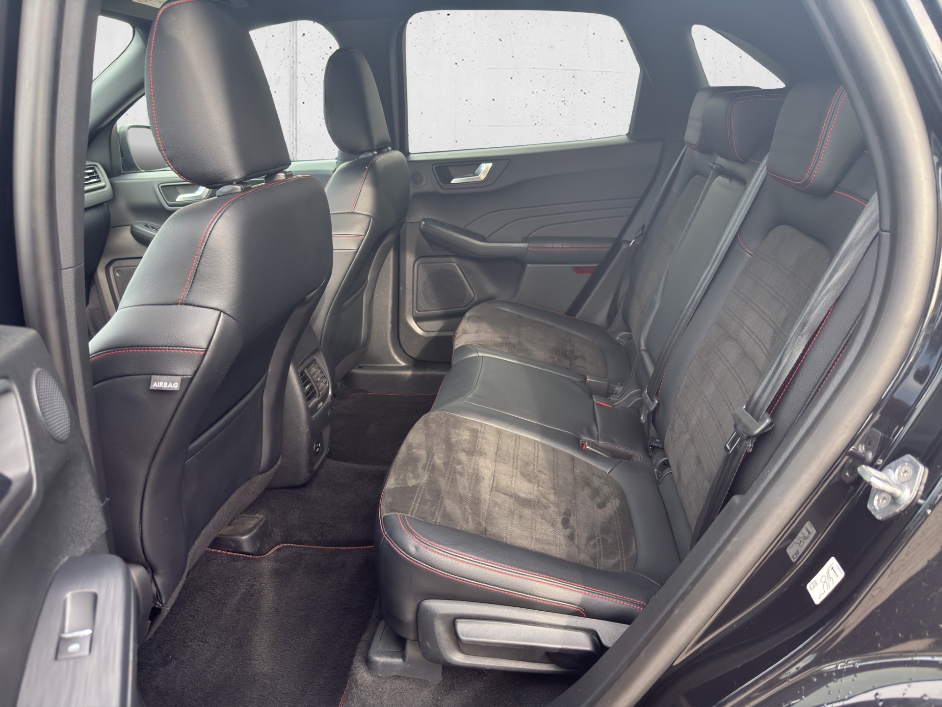 FORD Kuga 2.5 Hybrid ST-Line X 4x4-image-13