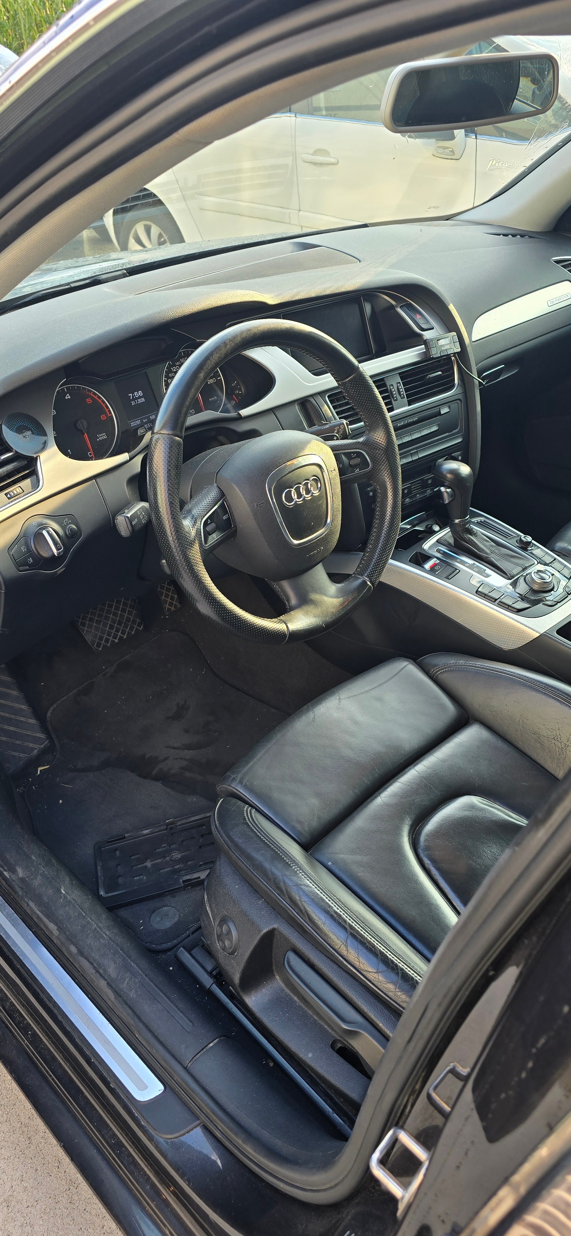 AUDI 3.0 V6 TDI quattro T-Tronic-image-4