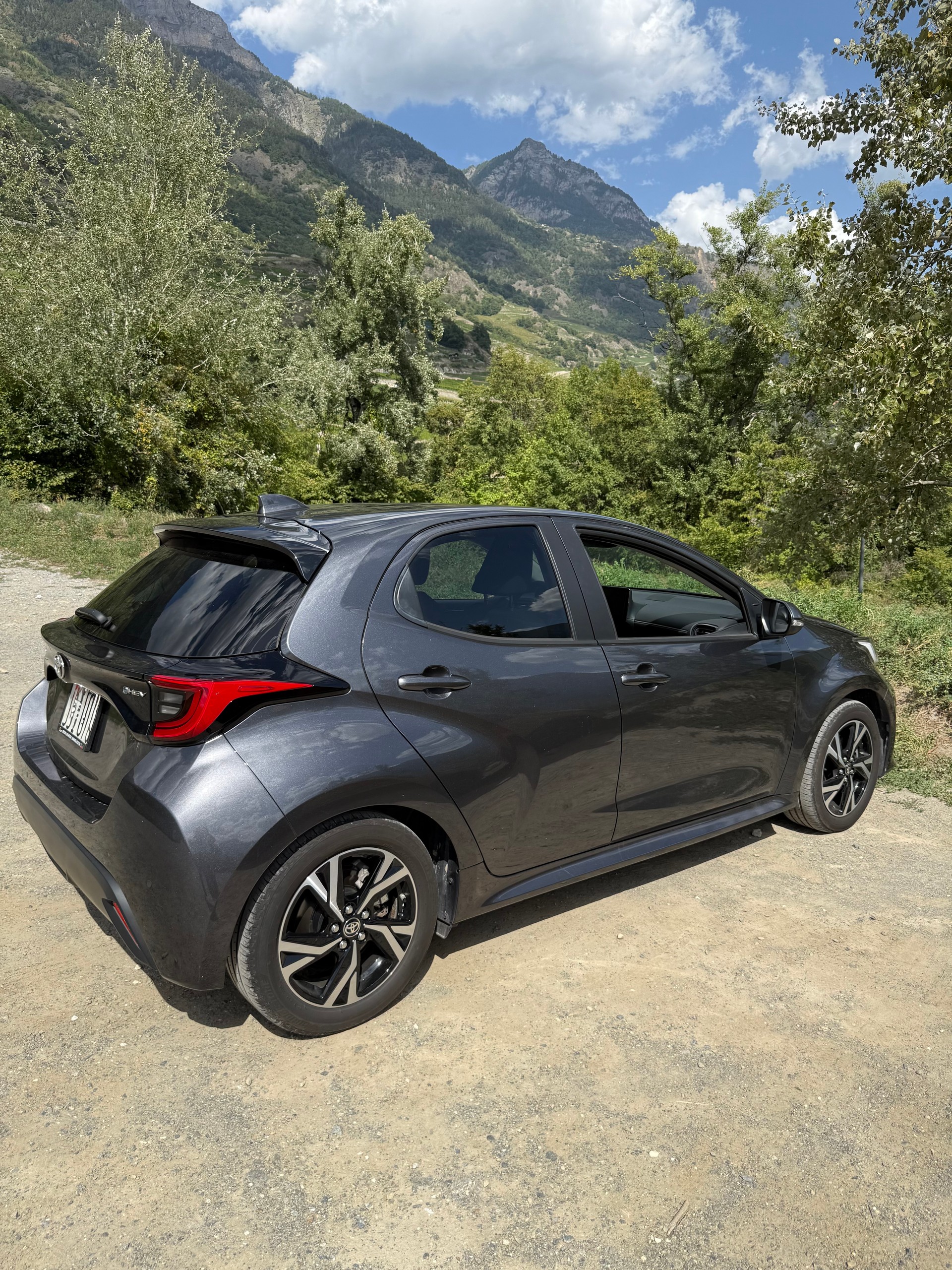 TOYOTA 1.5 VVT-i HSD Trend-image-0
