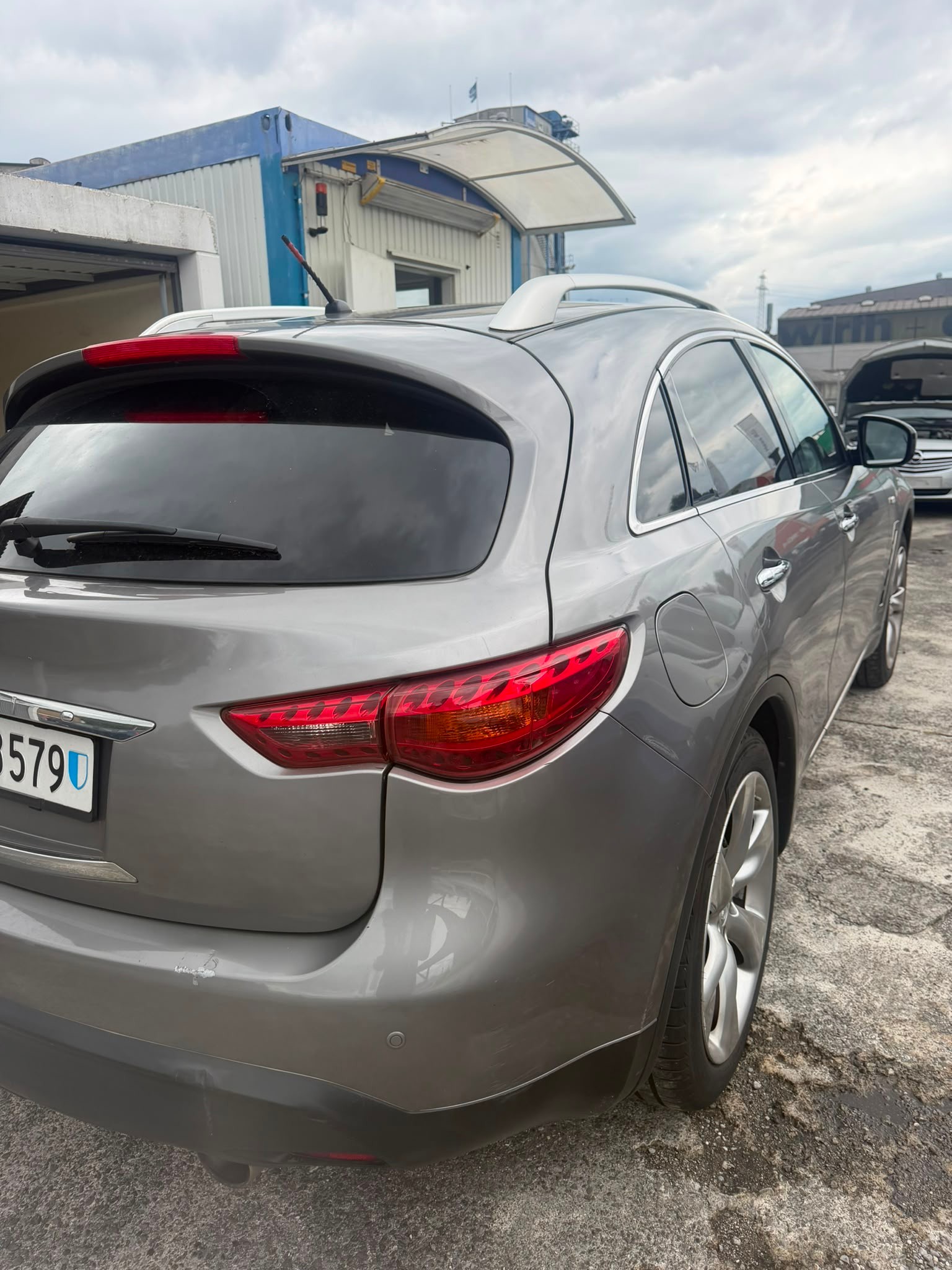 INFINITI fx-image-2