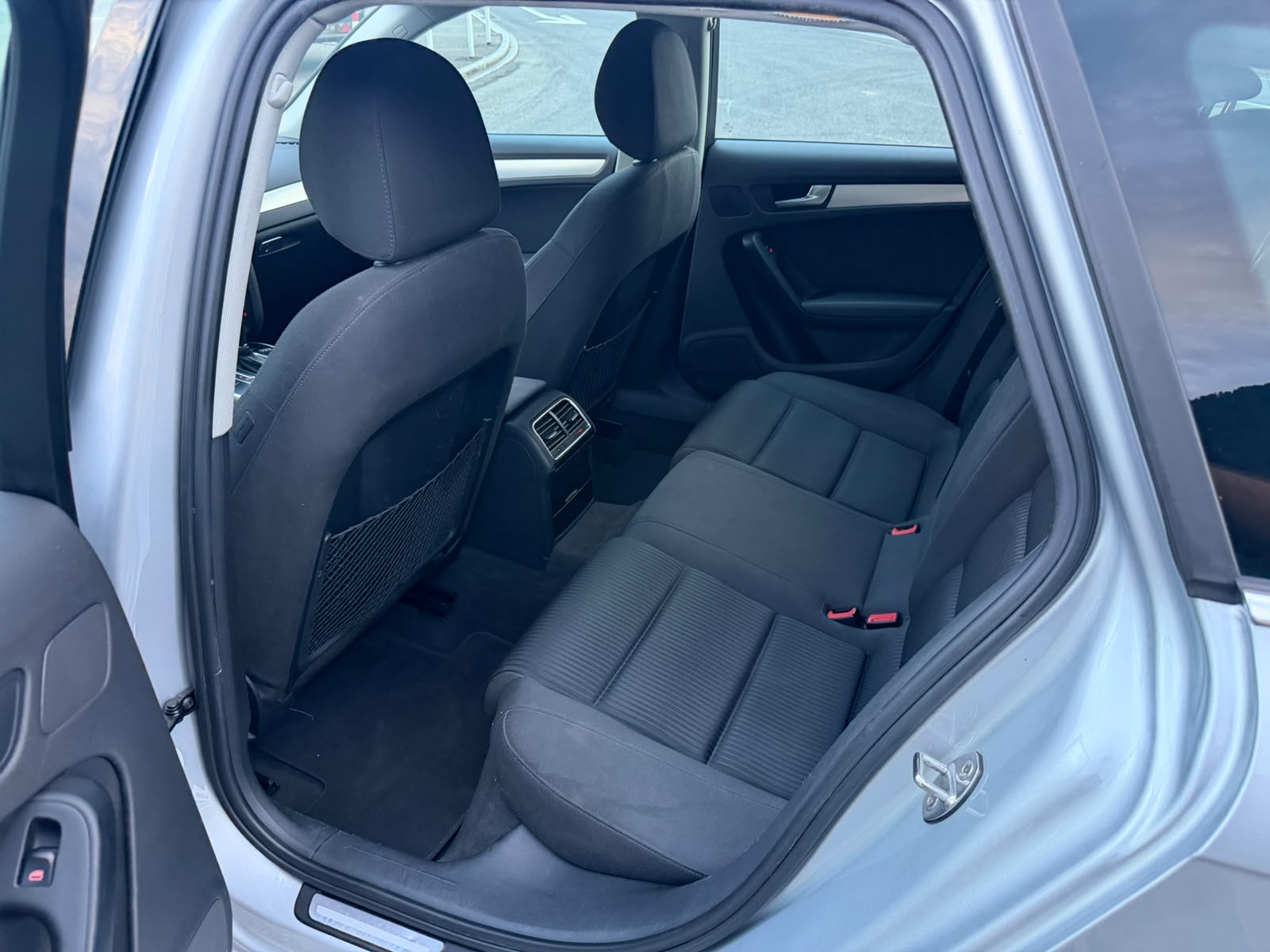 AUDI A4 Avant 2.0 TFSI quattro S-tronic-image-7