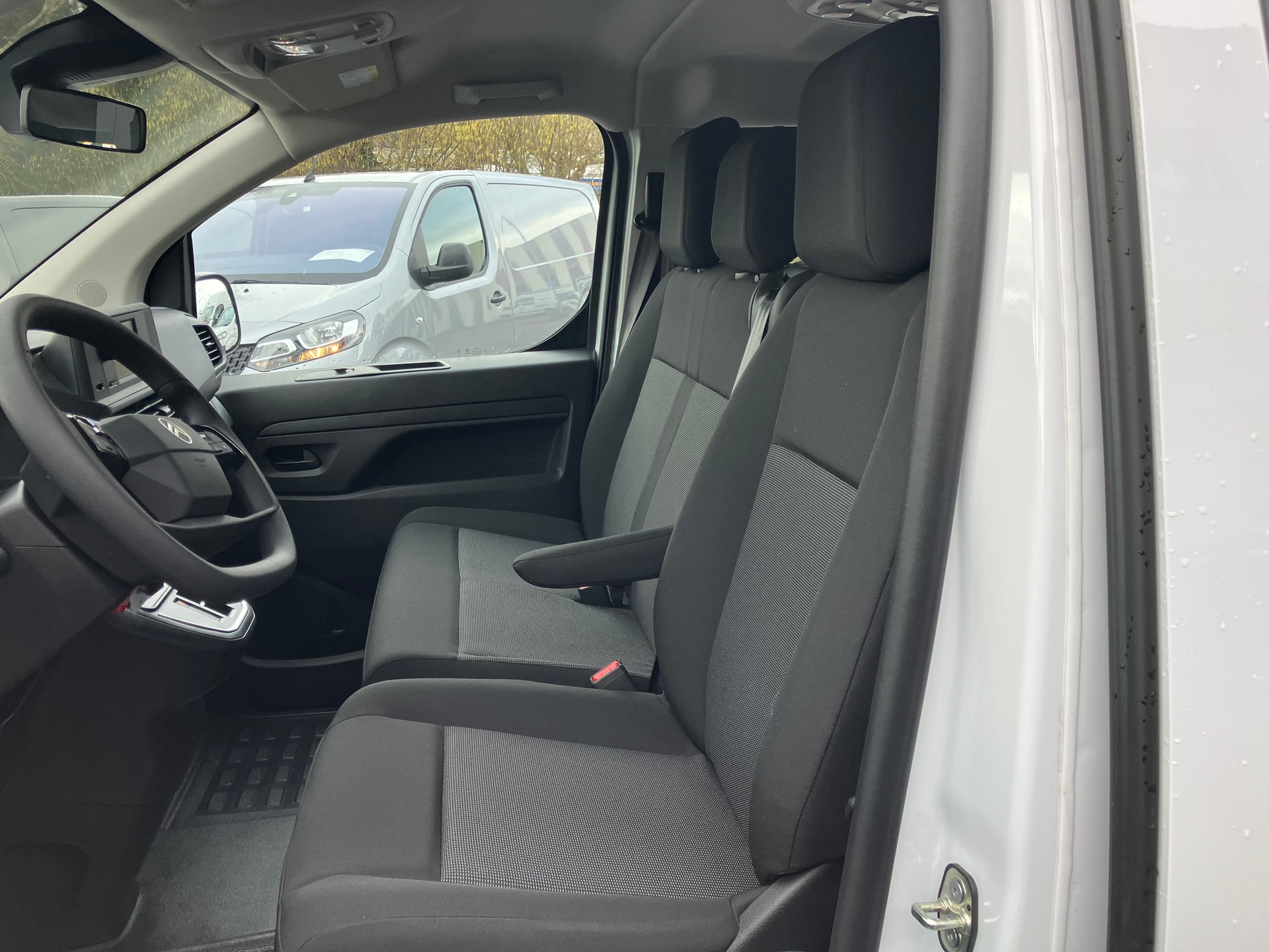 CITROEN Jumpy 2.0 BlueHDi 180 XL EAT8-image-9