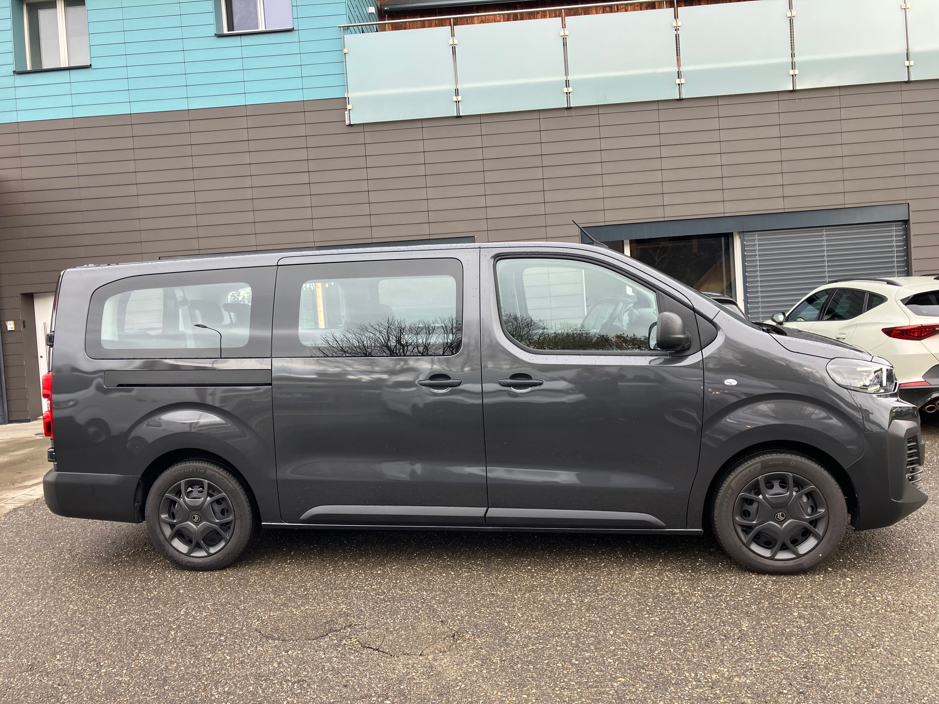 CITROEN Jumpy 2.0 BlueHDi 180 XL EAT8-image-2