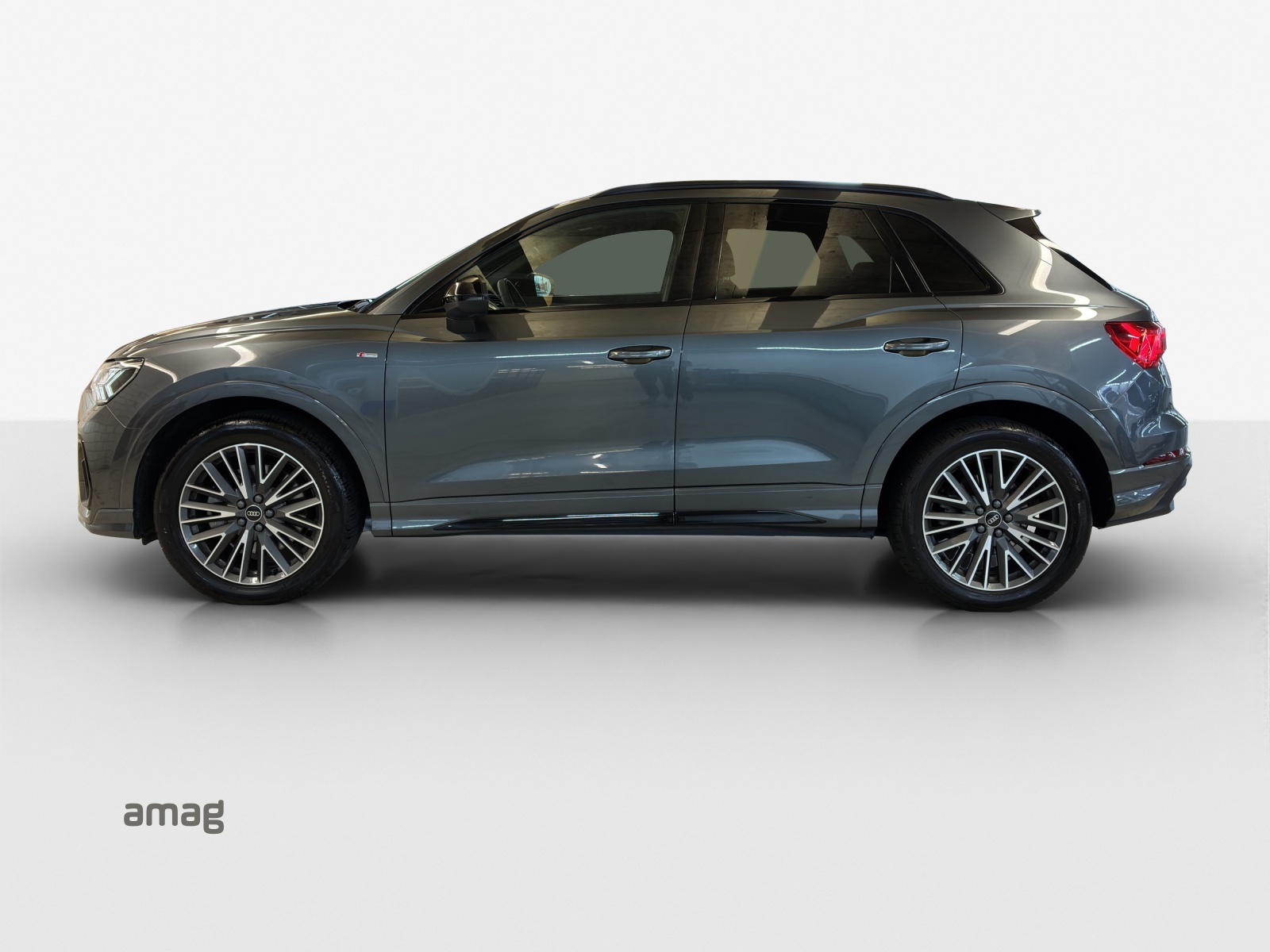 AUDI Q3 40 TFSI S line quattro S-tronic-image-1