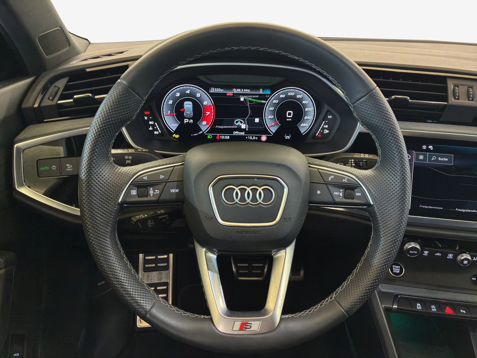 AUDI Q3 40 TFSI S line quattro S-tronic-image-9
