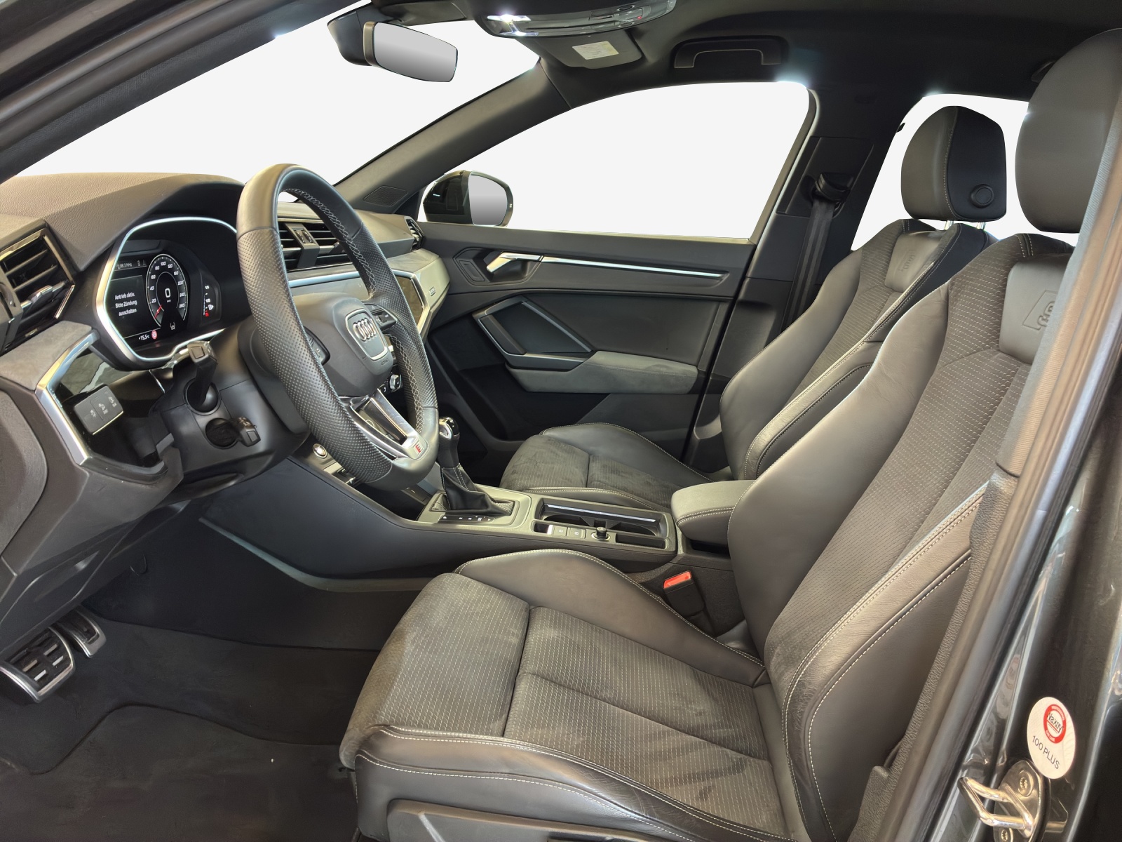 AUDI Q3 40 TFSI S line quattro S-tronic-image-7