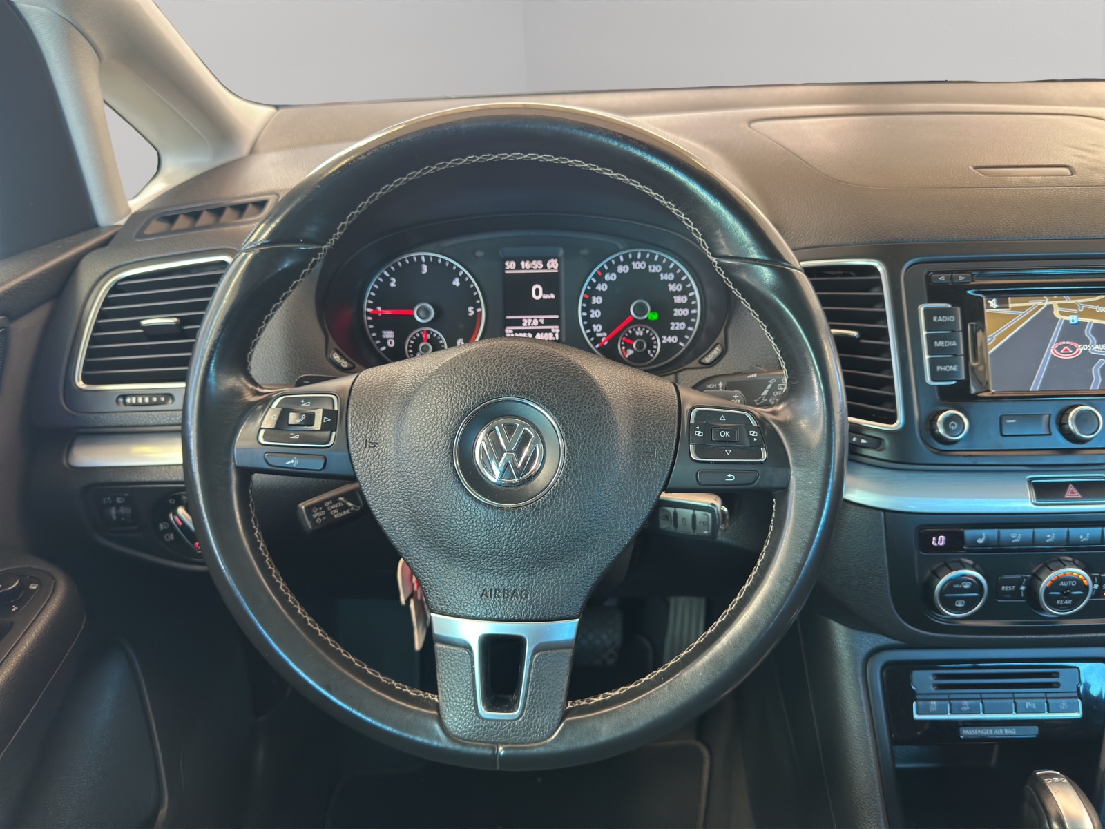 VW Sharan 2.0 TDI BlueMotion Technology Highline DSG-image-17