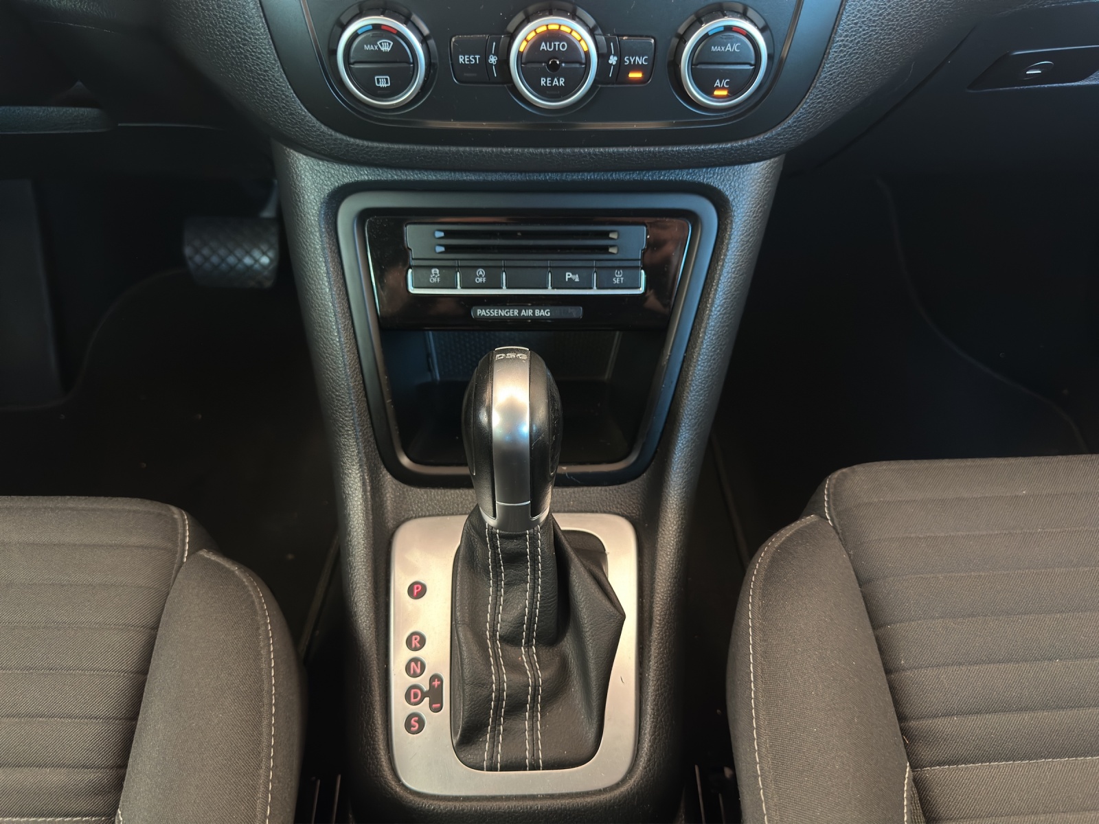 VW Sharan 2.0 TDI BlueMotion Technology Highline DSG-image-9