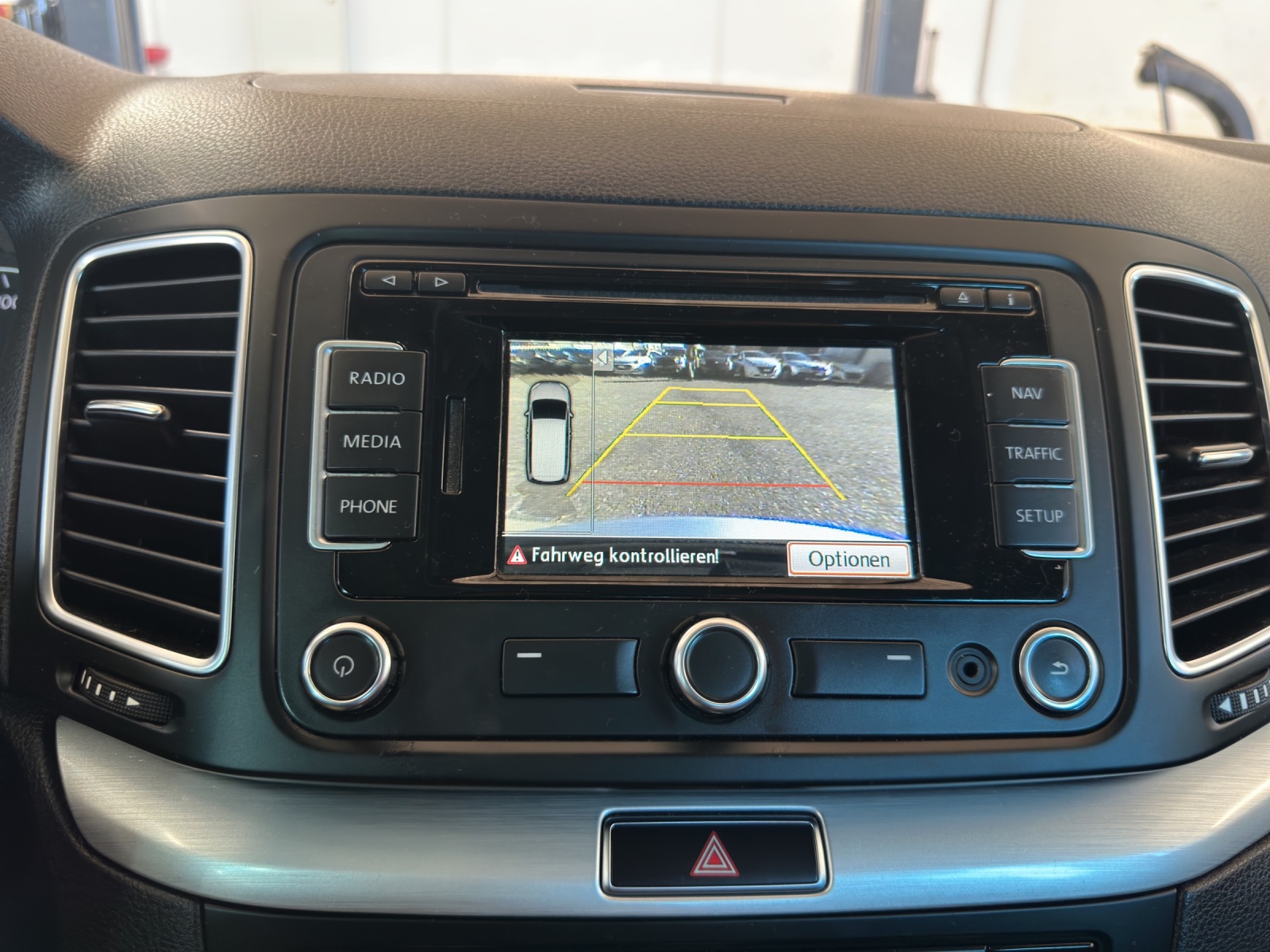 VW Sharan 2.0 TDI BlueMotion Technology Highline DSG-image-20