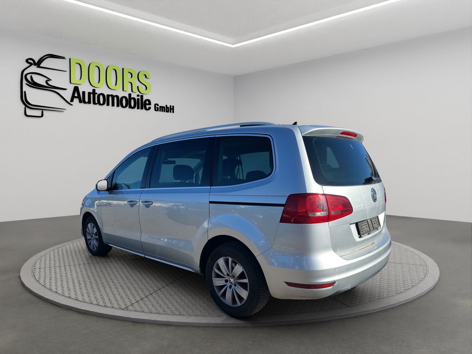 VW Sharan 2.0 TDI BlueMotion Technology Highline DSG-image-5