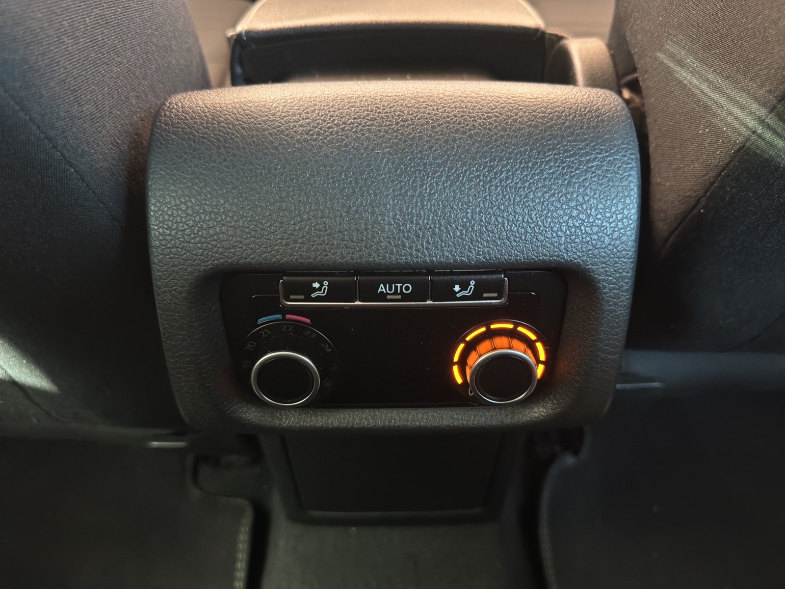 VW Sharan 2.0 TDI BlueMotion Technology Highline DSG-image-19