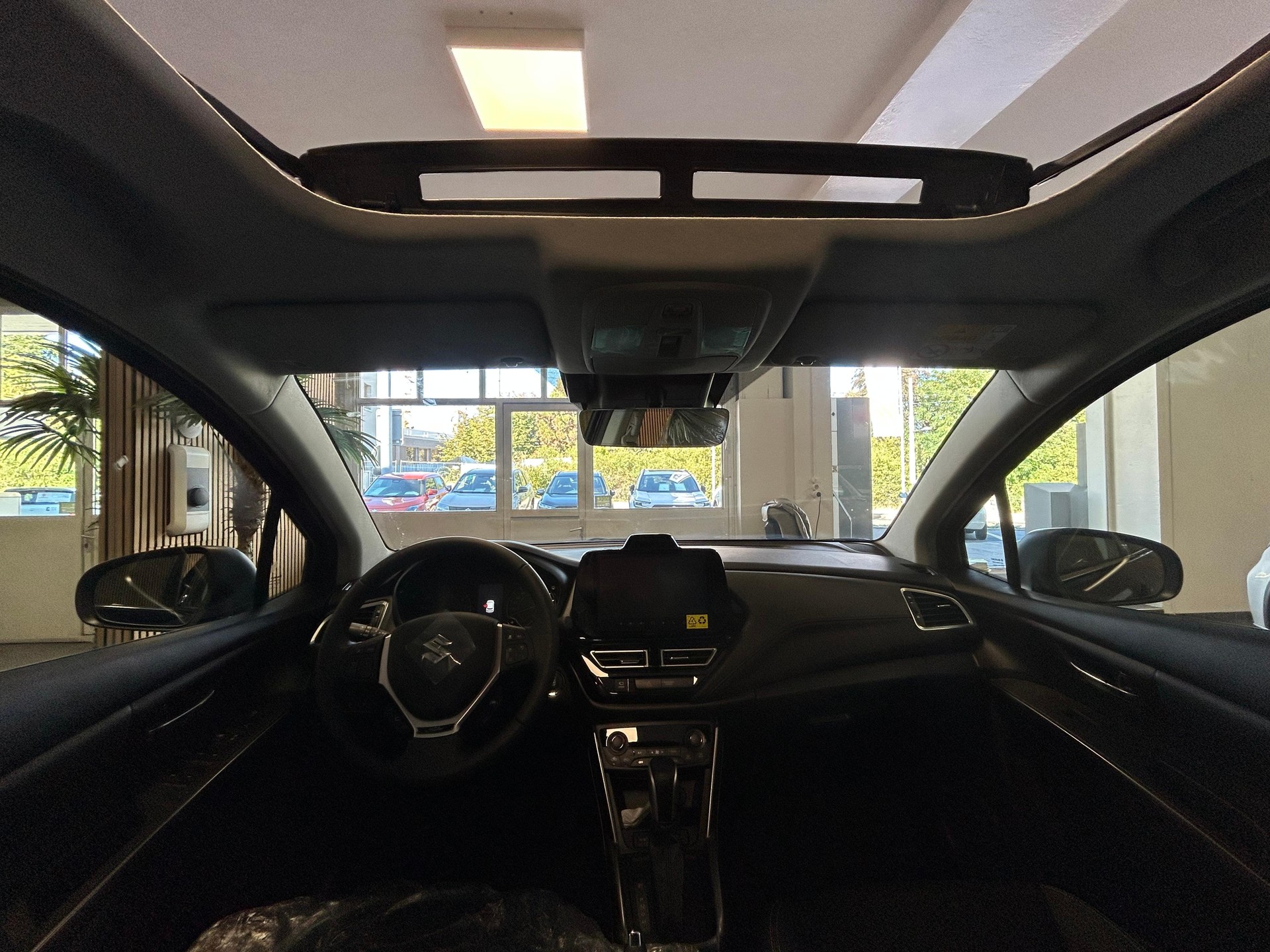 SUZUKI S-Cross 1.4 T Piz Sulai Top Hybrid 4x4 4 ROUES HIVER OFFERT-image-8