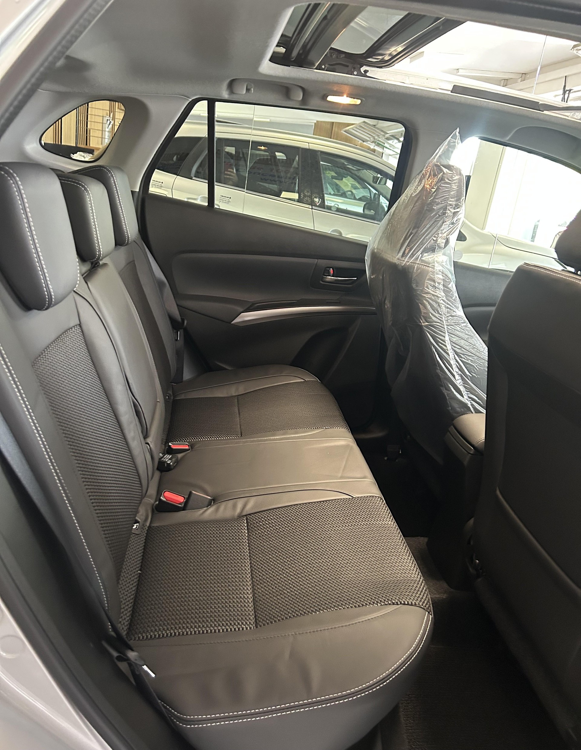 SUZUKI S-Cross 1.4 T Piz Sulai Top Hybrid 4x4 4 ROUES HIVER OFFERT-image-17
