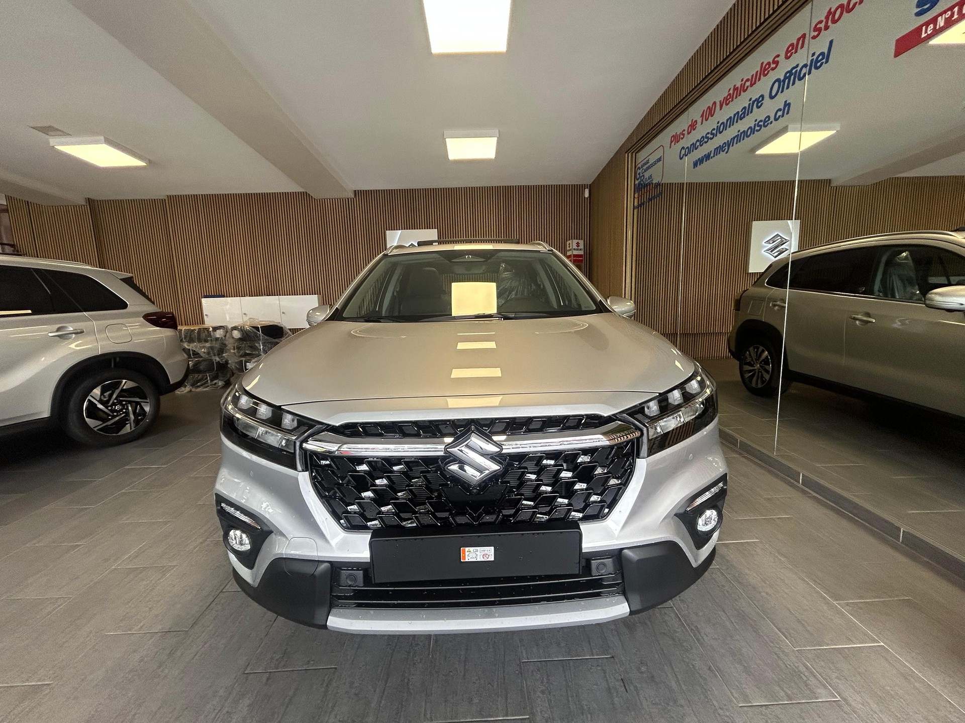 SUZUKI S-Cross 1.4 T Piz Sulai Top Hybrid 4x4 4 ROUES HIVER OFFERT-image-3