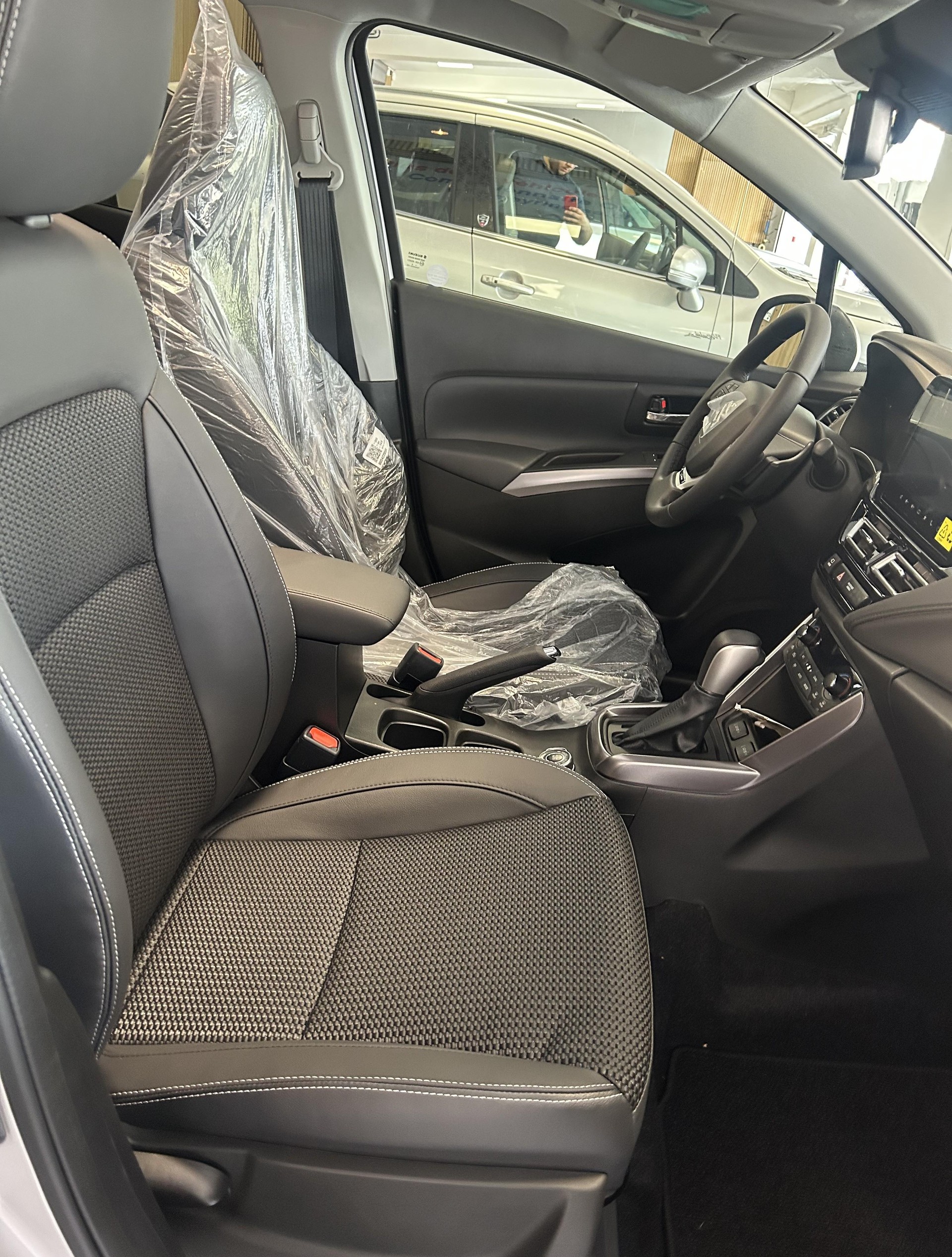 SUZUKI S-Cross 1.4 T Piz Sulai Top Hybrid 4x4 4 ROUES HIVER OFFERT-image-15