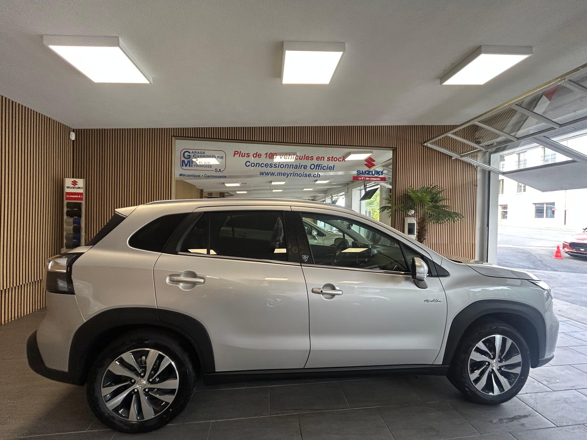 SUZUKI S-Cross 1.4 T Piz Sulai Top Hybrid 4x4 4 ROUES HIVER OFFERT-image-0