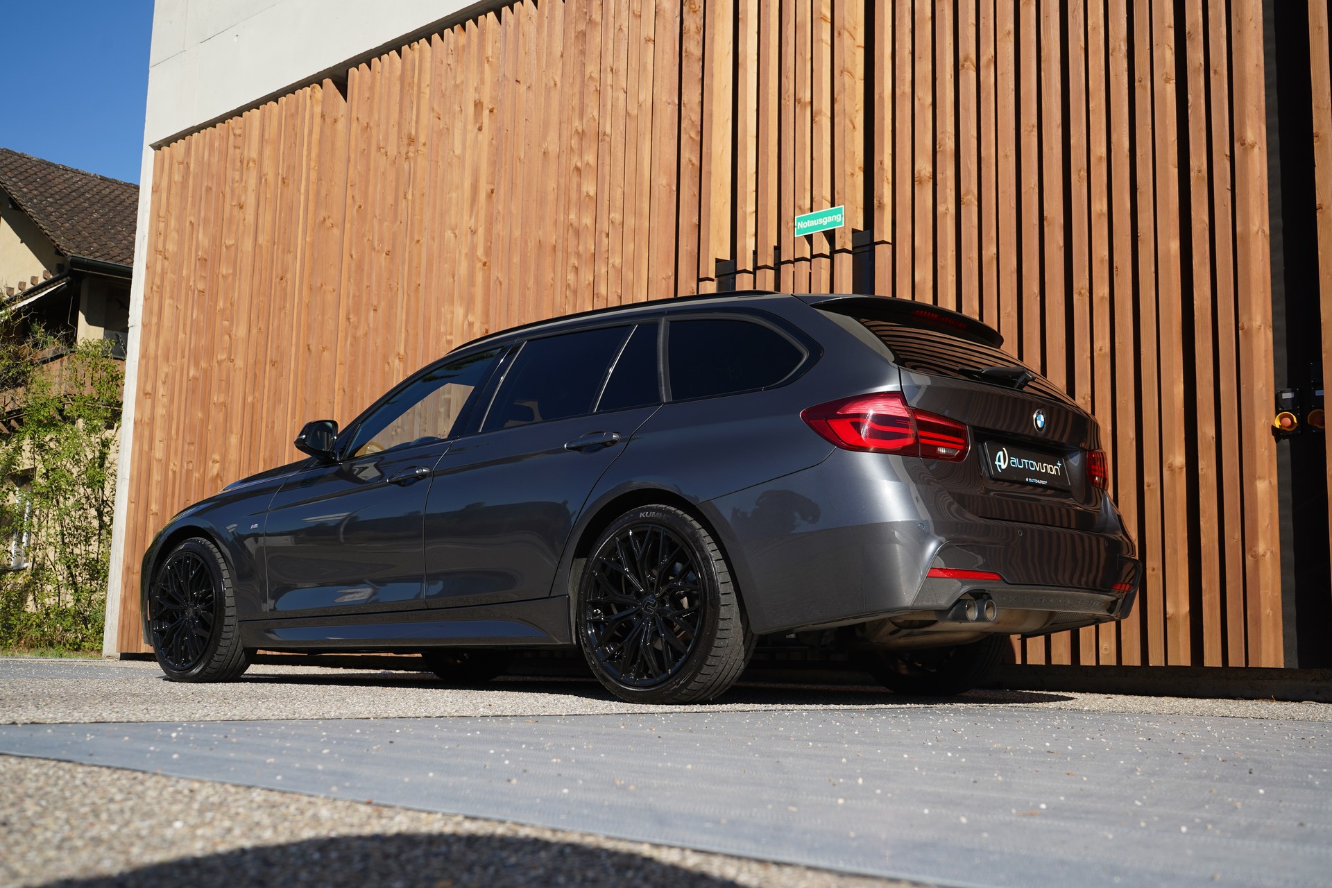 BMW 320i xDRIVE TOURING EDITION M SPORT STEPTRONIC l 184 PS-image-7