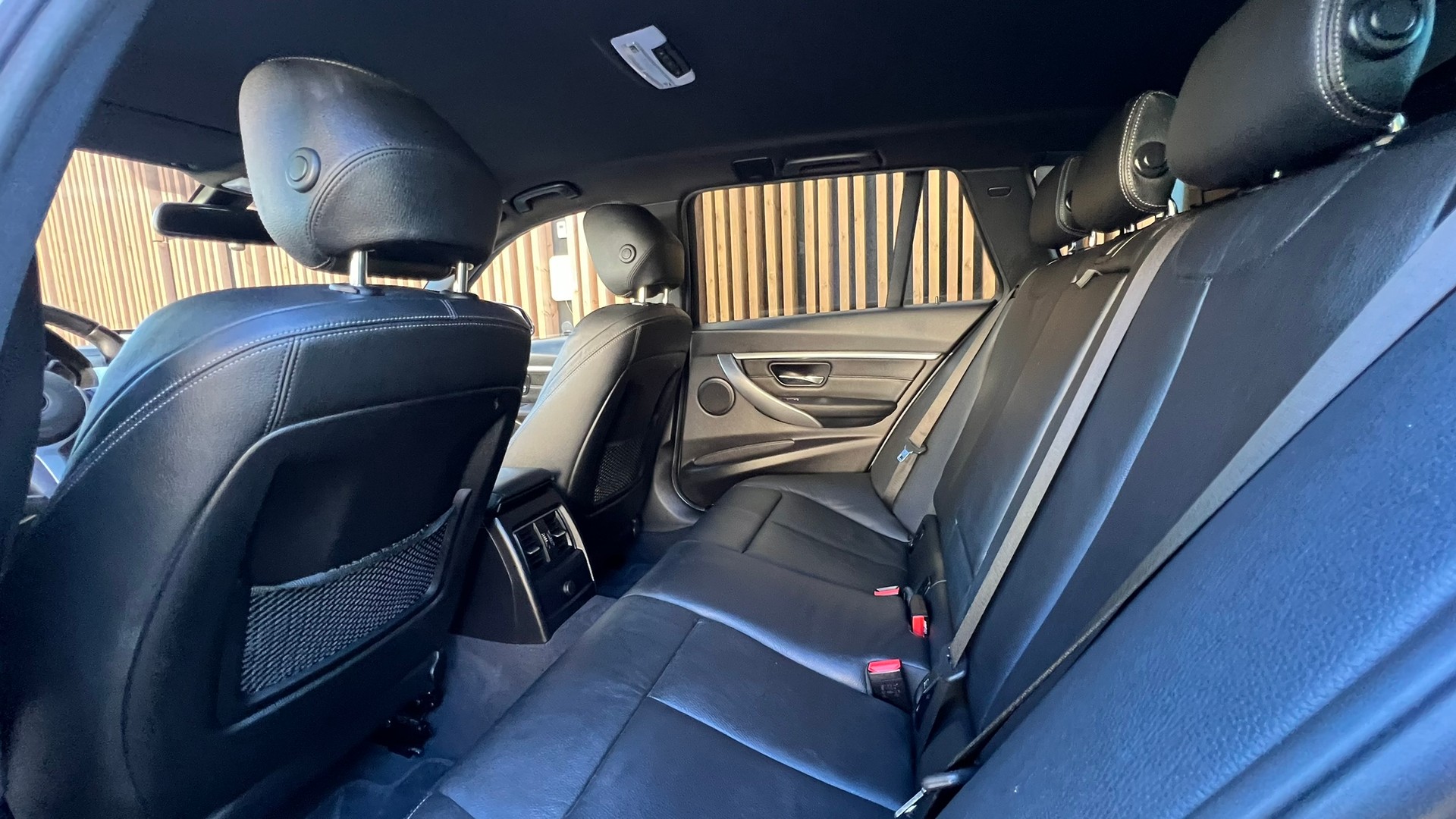 BMW 320i xDRIVE TOURING EDITION M SPORT STEPTRONIC l 184 PS-image-28