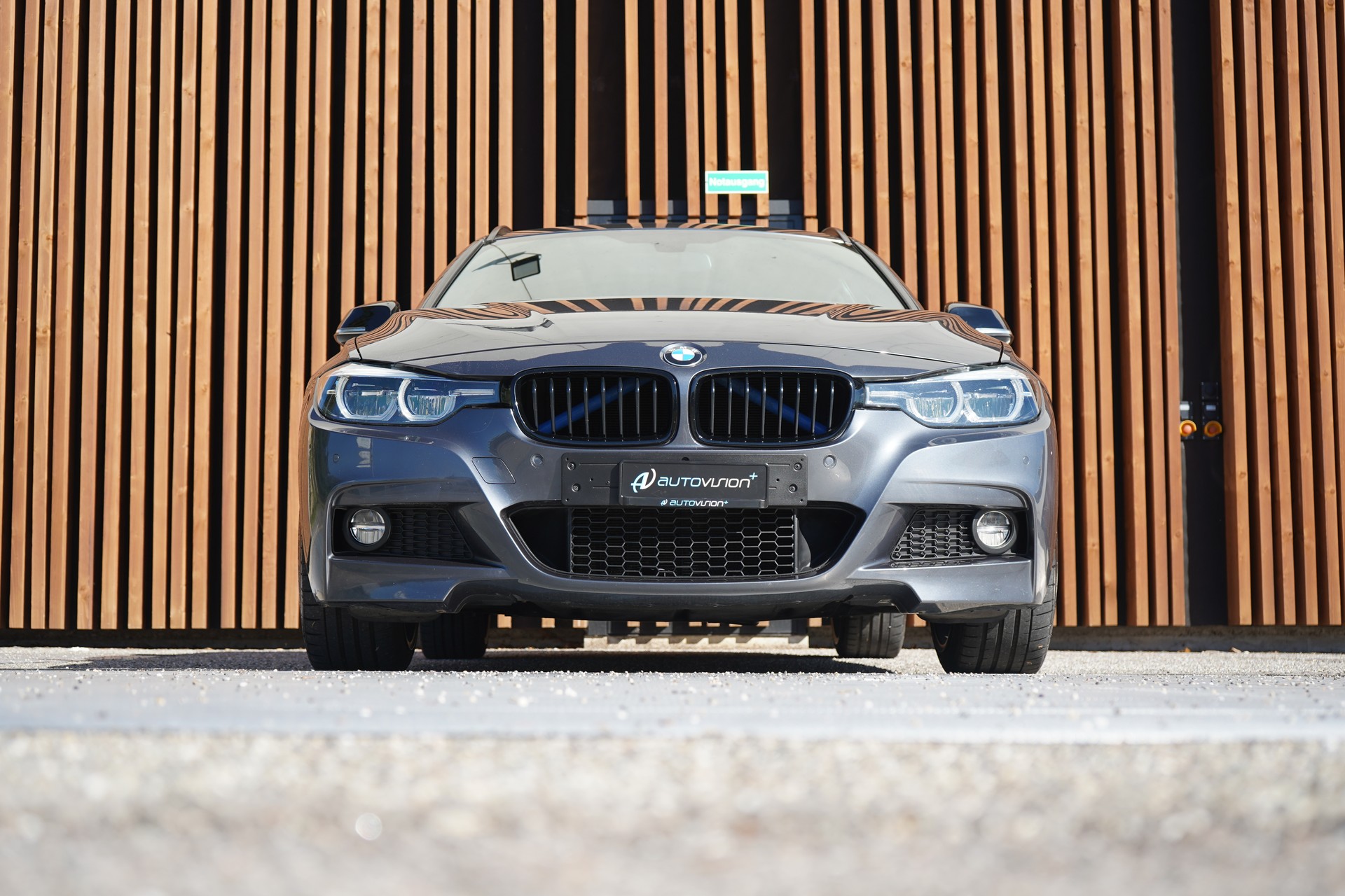 BMW 320i xDRIVE TOURING EDITION M SPORT STEPTRONIC l 184 PS-image-13