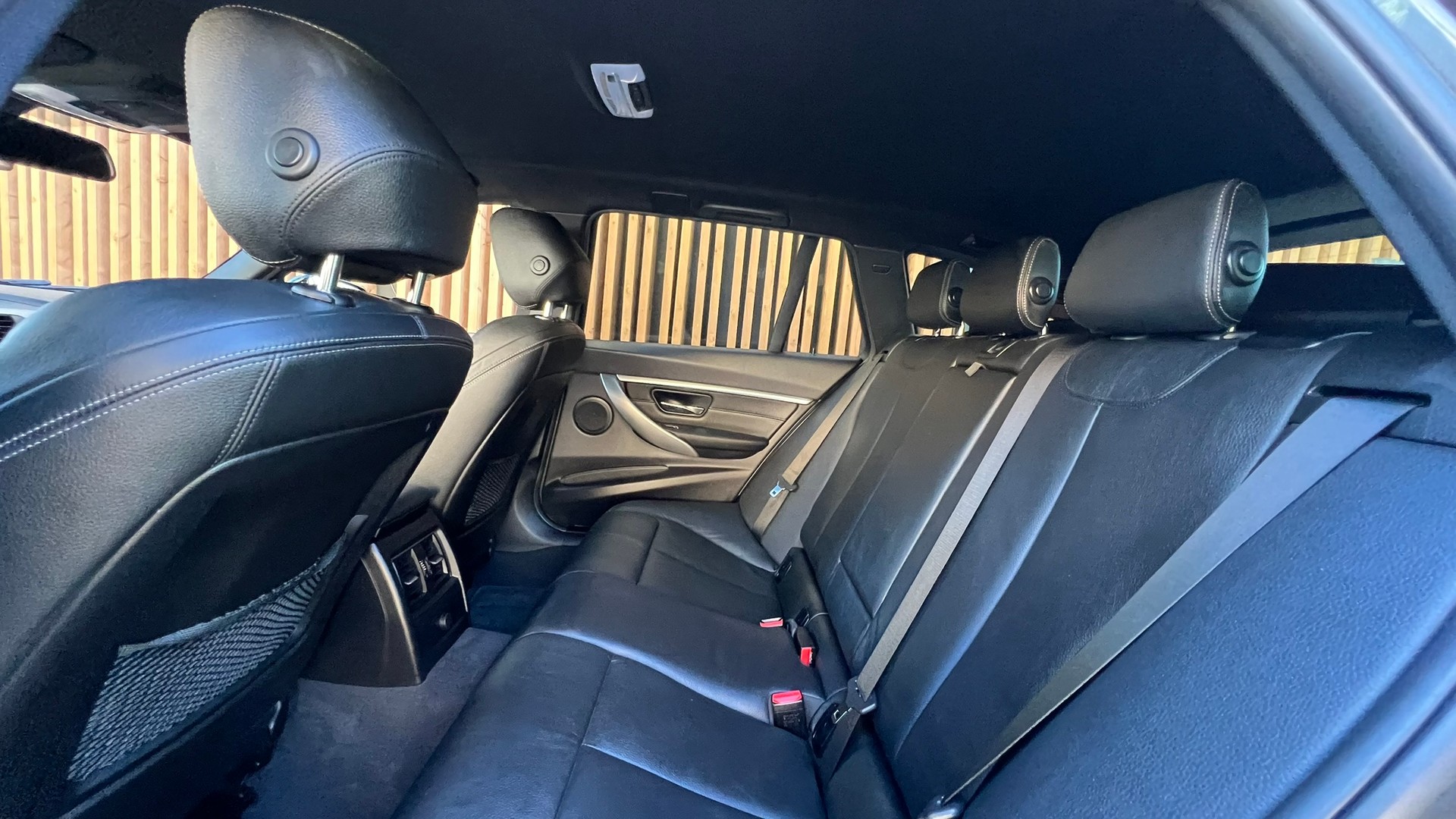 BMW 320i xDRIVE TOURING EDITION M SPORT STEPTRONIC l 184 PS-image-26